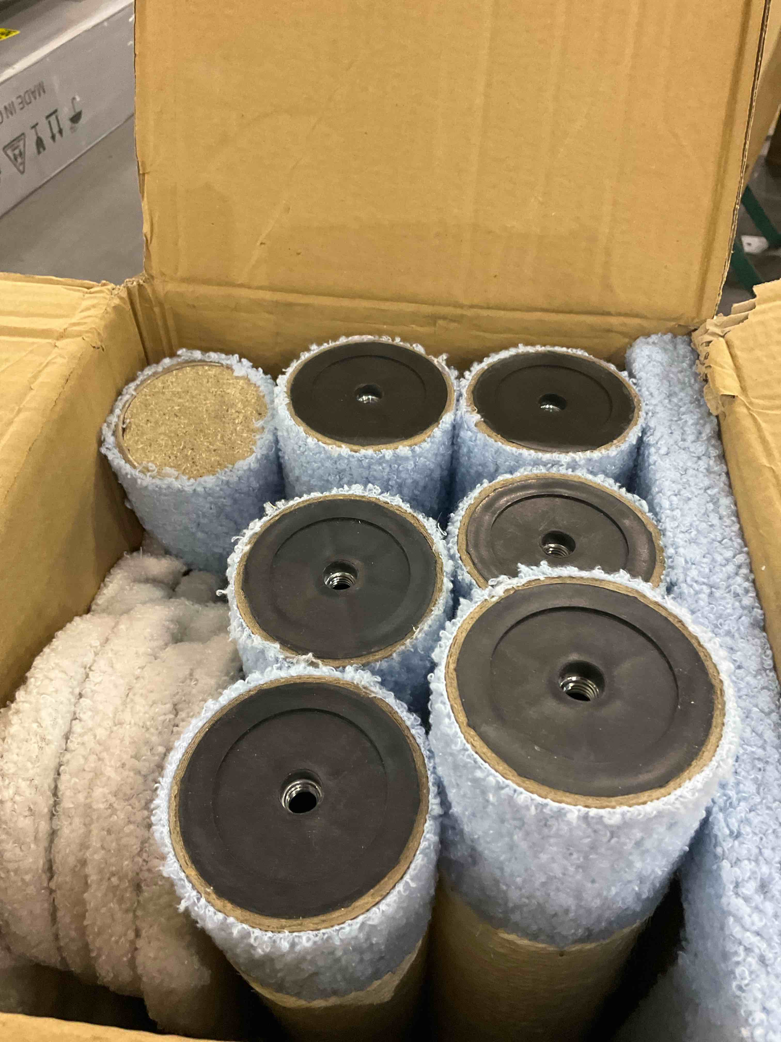 https://s3.amazonaws.com/lotting-images-prod/bidfta/PPE2583344_1745924837101.jpeg