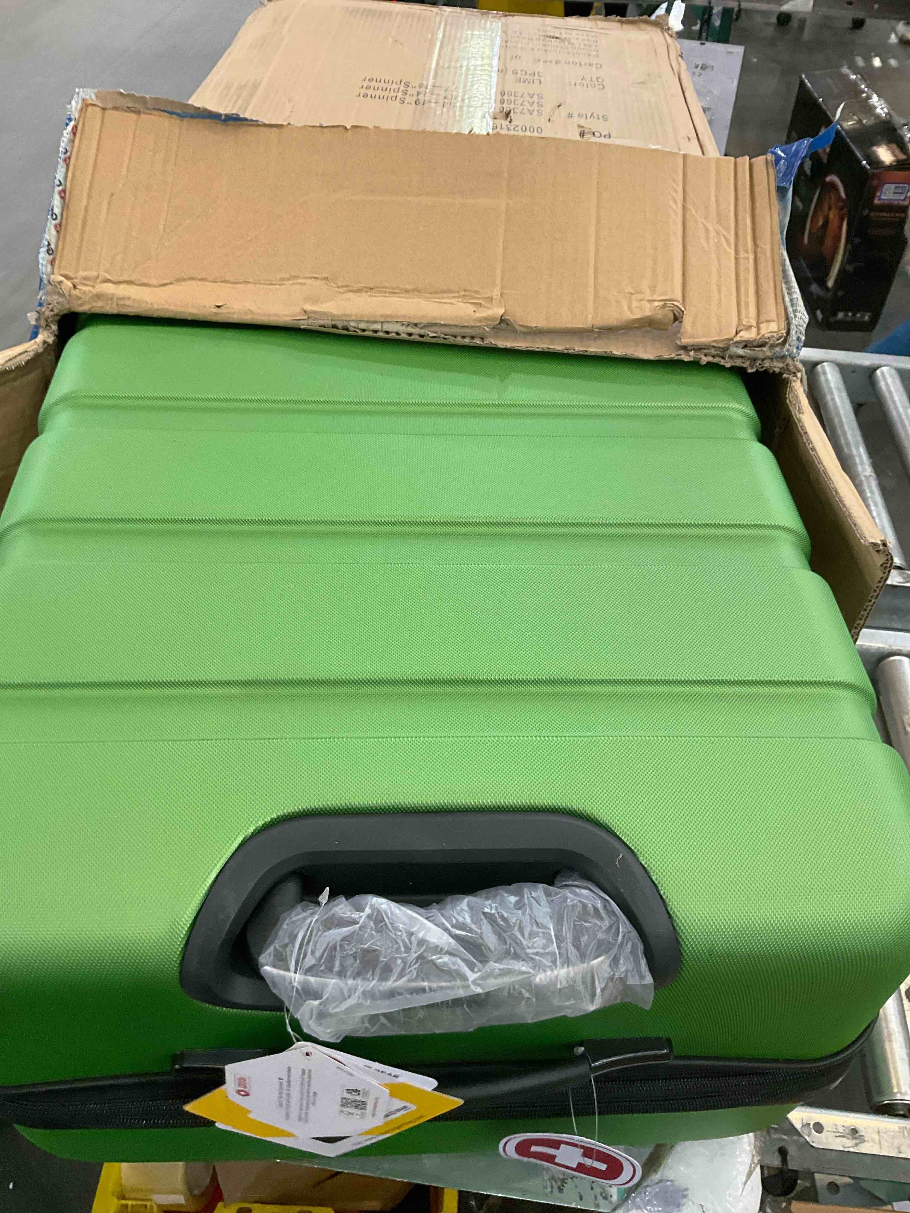 https://s3.amazonaws.com/lotting-images-prod/bidfta/PPE2583409_1745866701140.jpeg