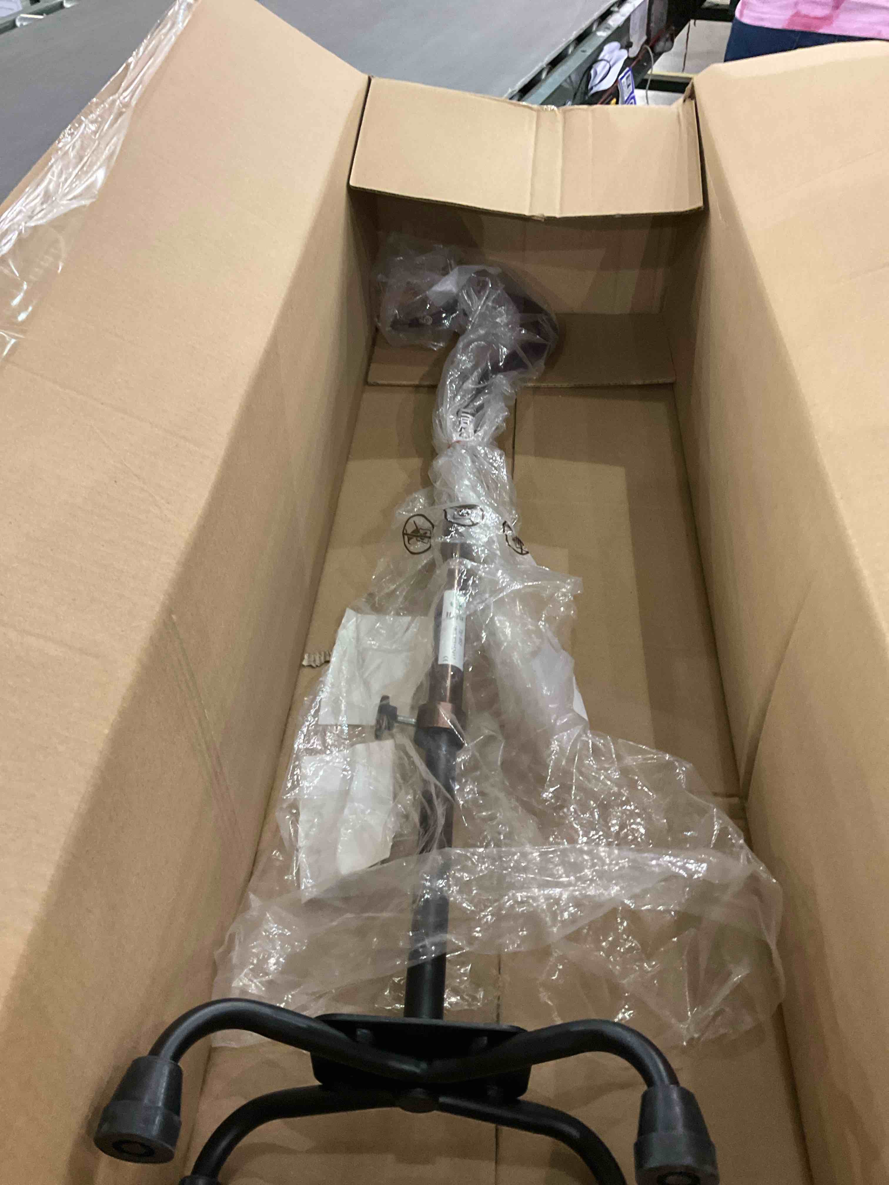 https://s3.amazonaws.com/lotting-images-prod/bidfta/PPE2583445_1745926494736.jpeg