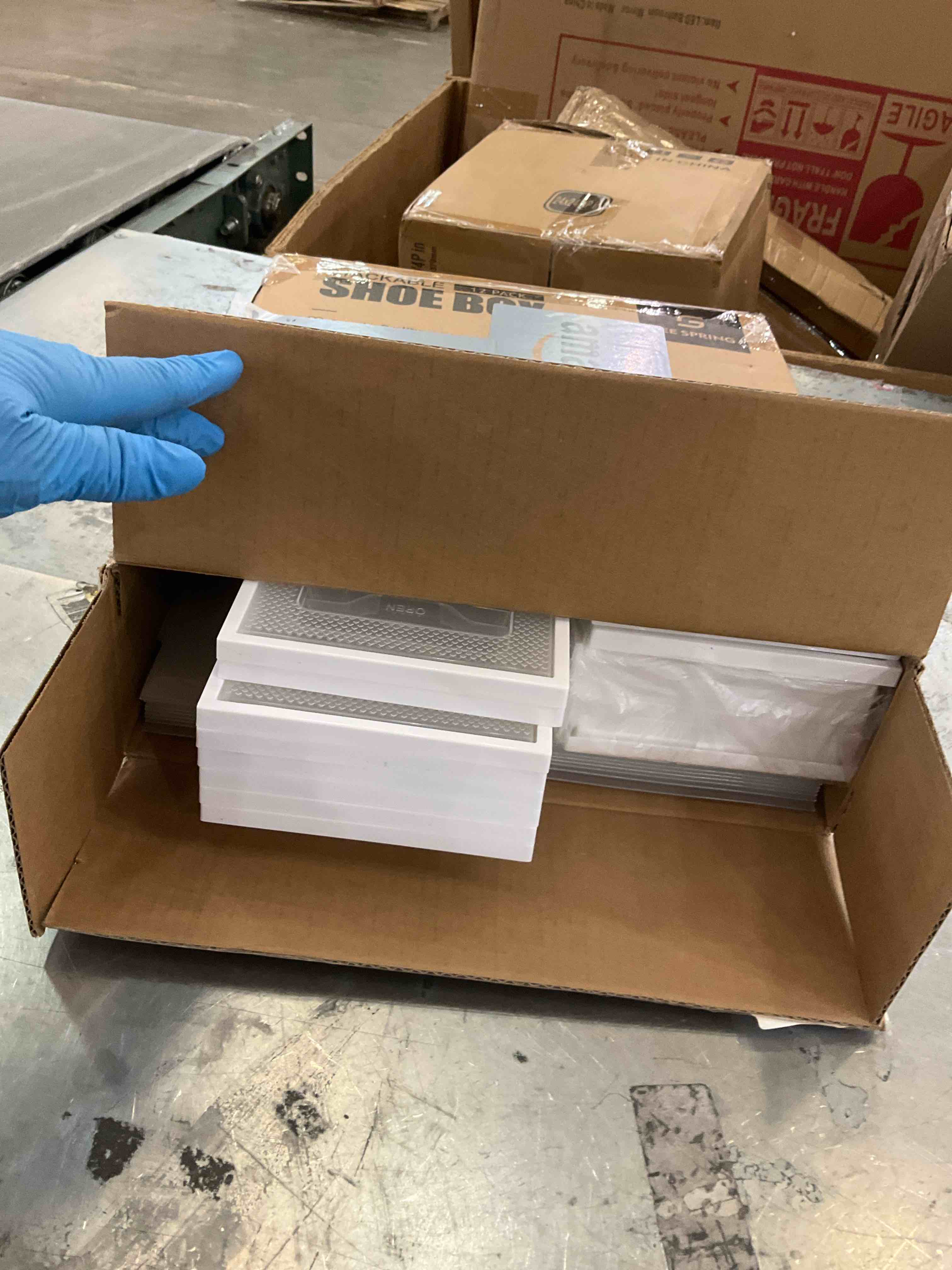 https://s3.amazonaws.com/lotting-images-prod/bidfta/PPE2583470_1745865198362.jpeg