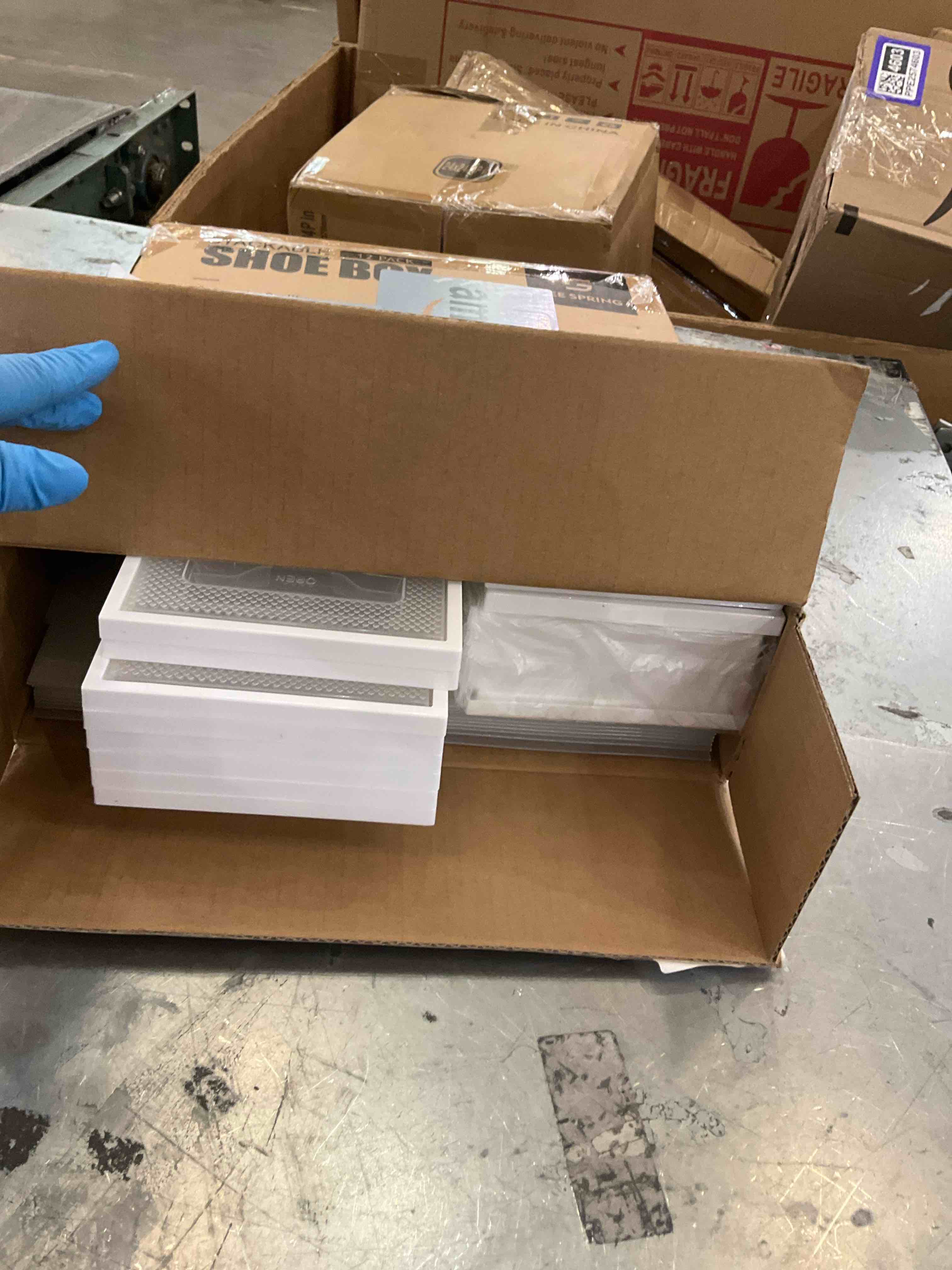 https://s3.amazonaws.com/lotting-images-prod/bidfta/PPE2583470_1745865199381.jpeg