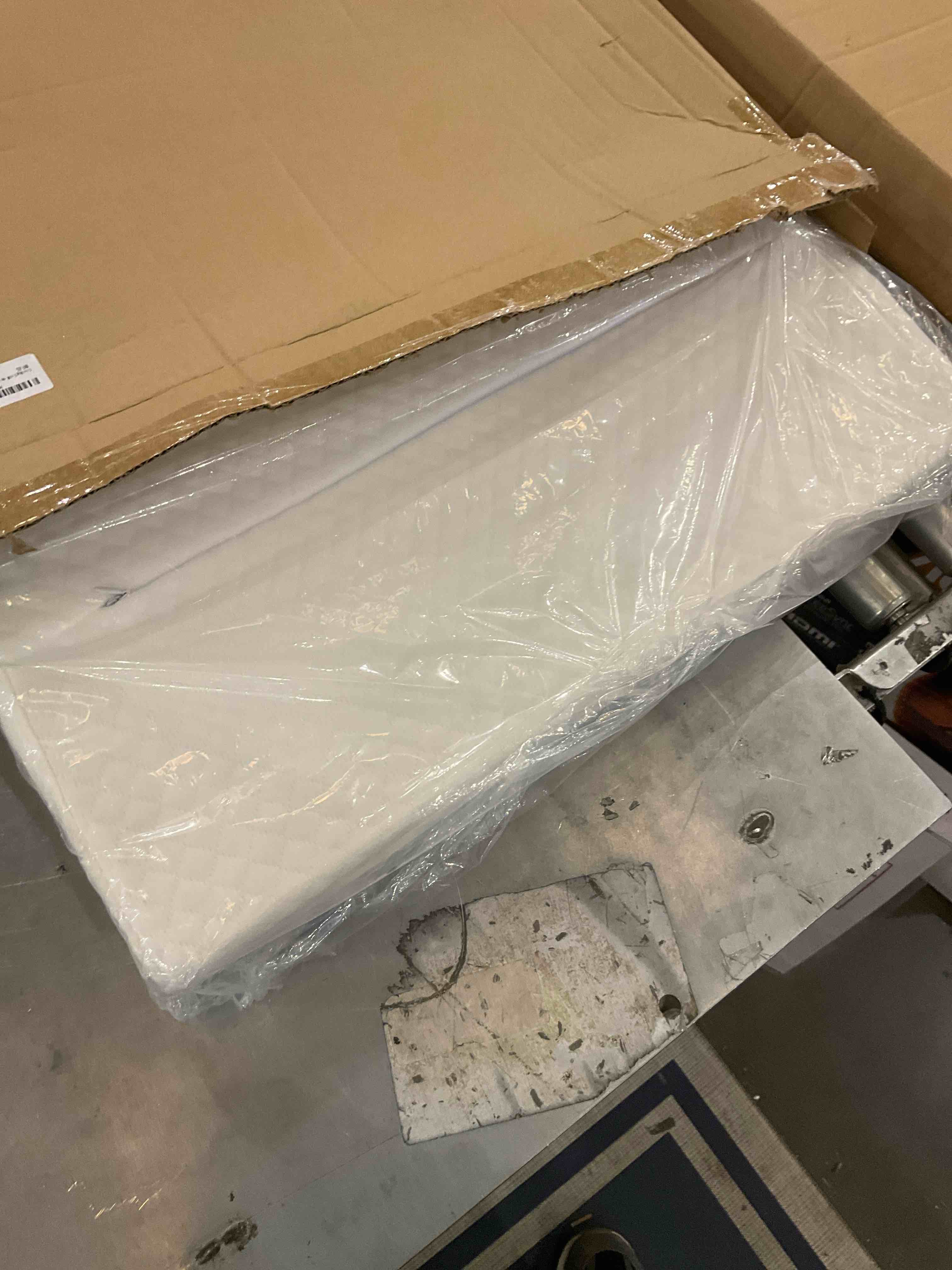 https://s3.amazonaws.com/lotting-images-prod/bidfta/PPE2583617_1745945126018.jpeg