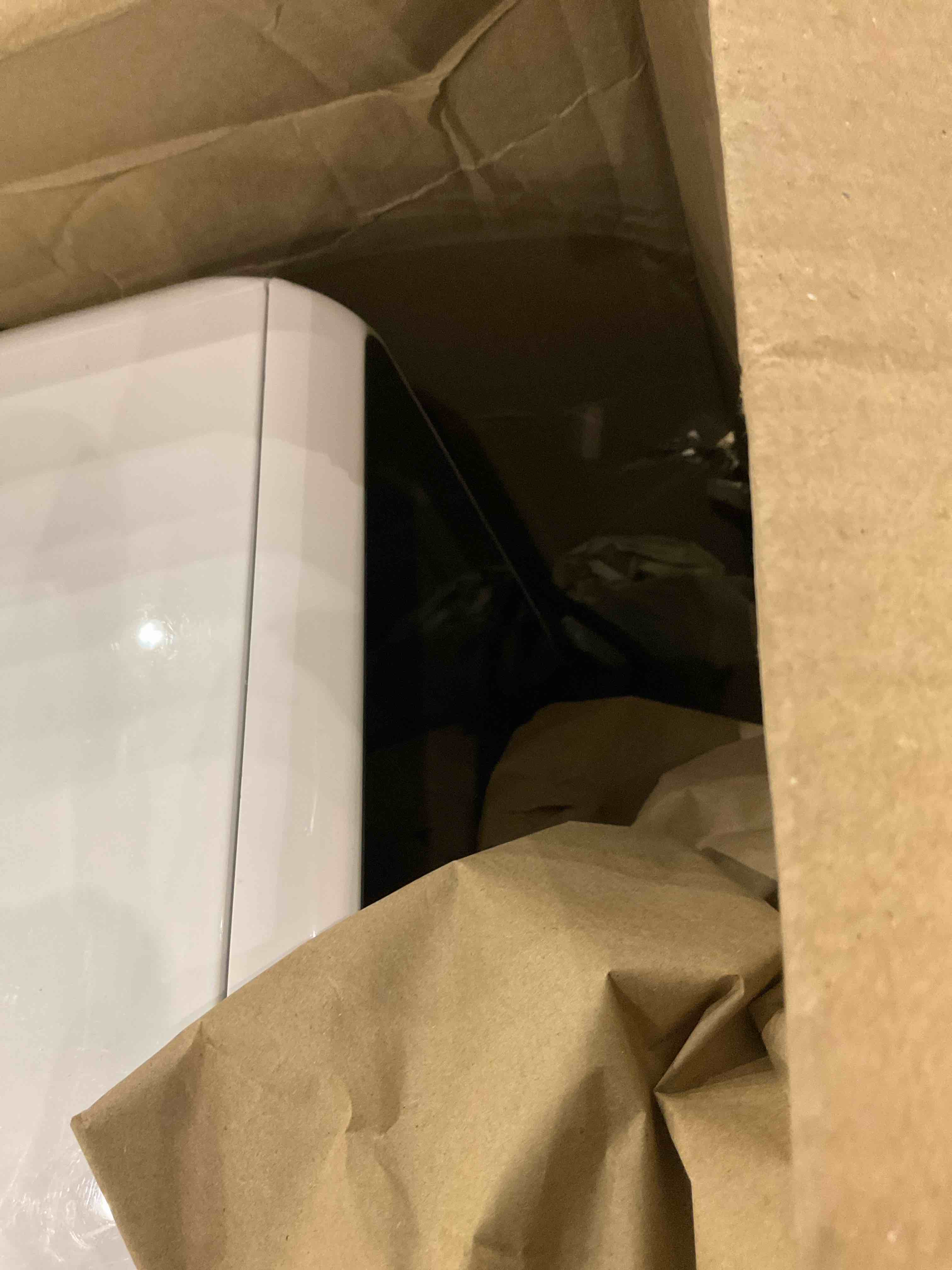 https://s3.amazonaws.com/lotting-images-prod/bidfta/PPE2583652_1745926347799.jpeg