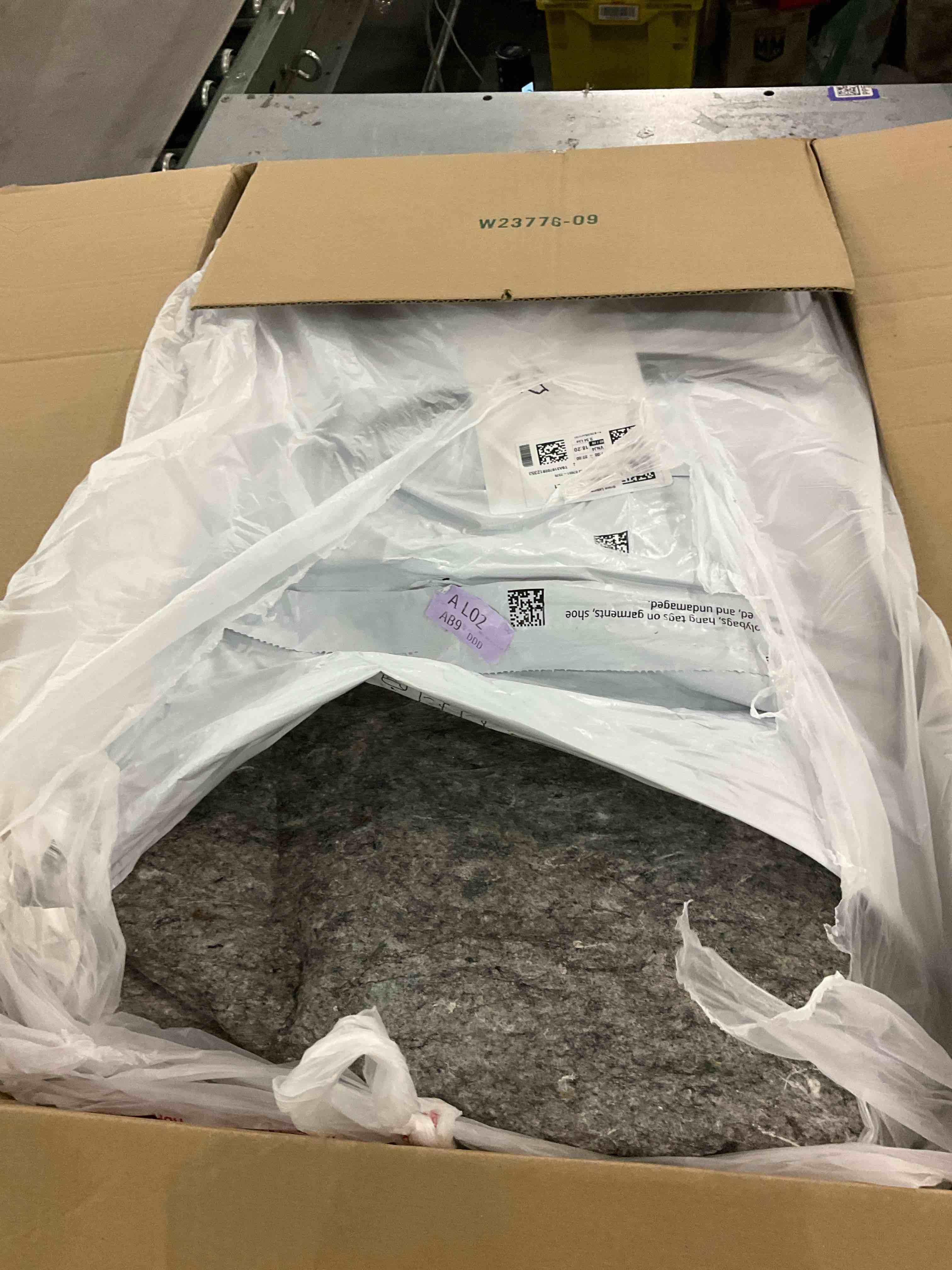 https://s3.amazonaws.com/lotting-images-prod/bidfta/PPE2583744_1745928030966.jpeg
