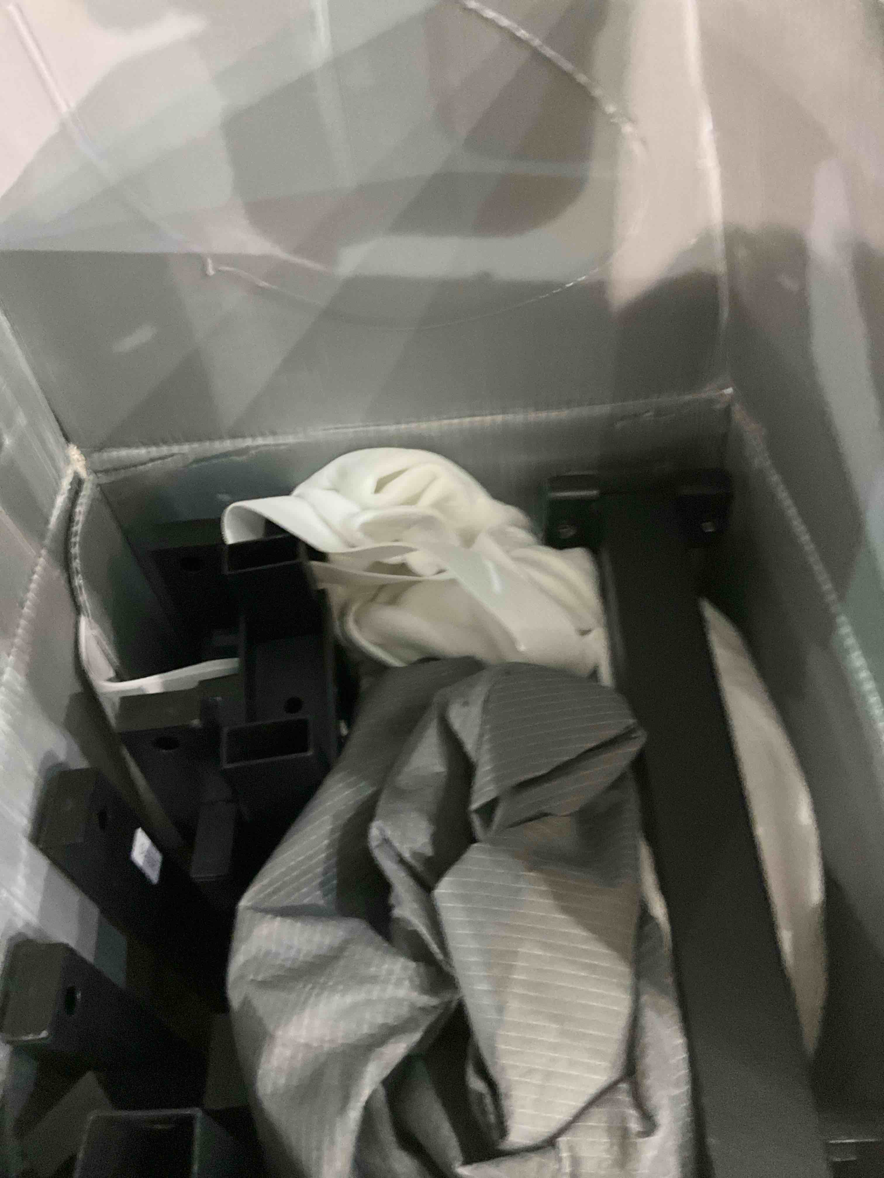 https://s3.amazonaws.com/lotting-images-prod/bidfta/PPE2583801_1745927730734.jpeg