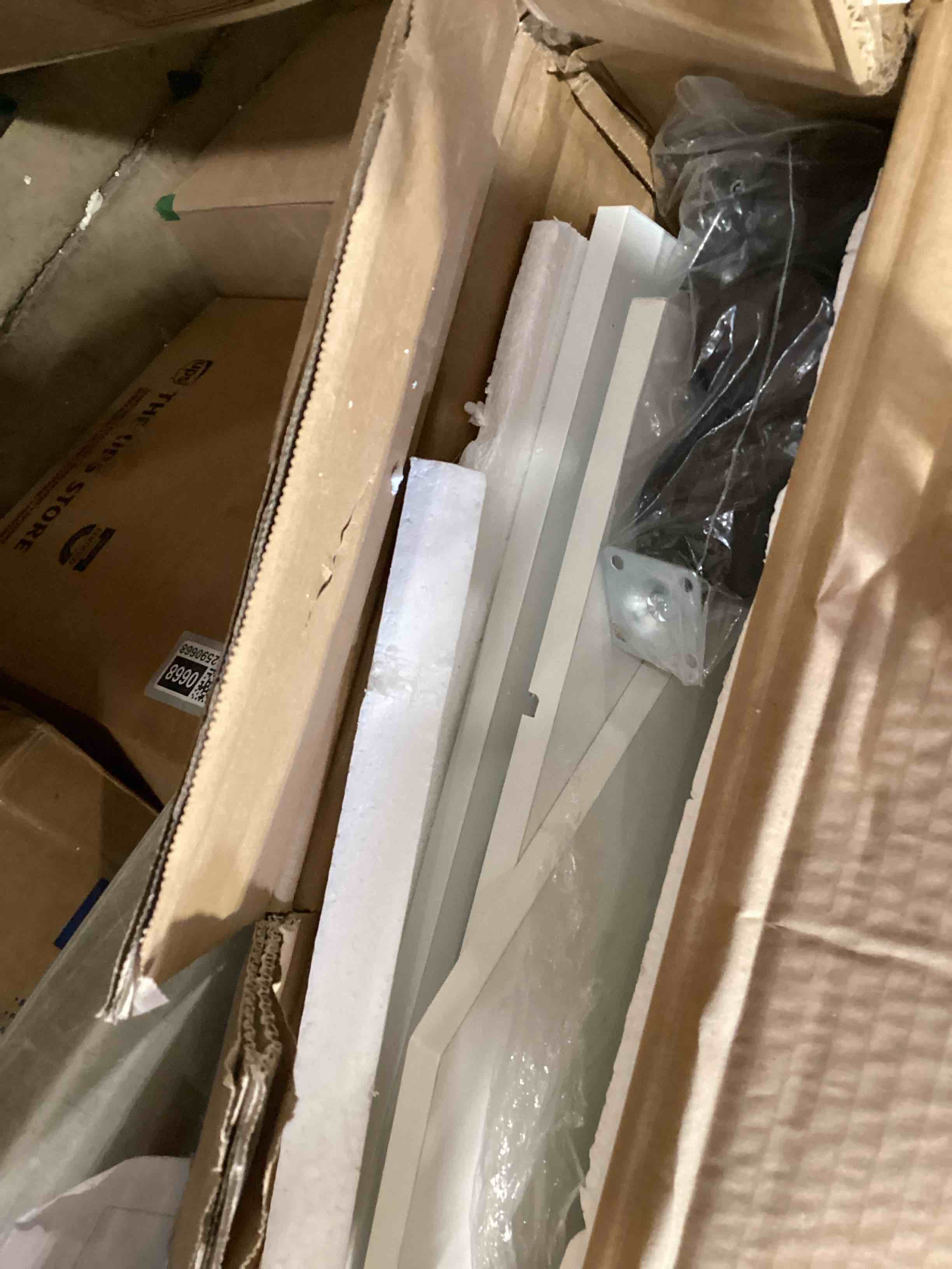 https://s3.amazonaws.com/lotting-images-prod/bidfta/PPE2584066_1752241017040.jpeg