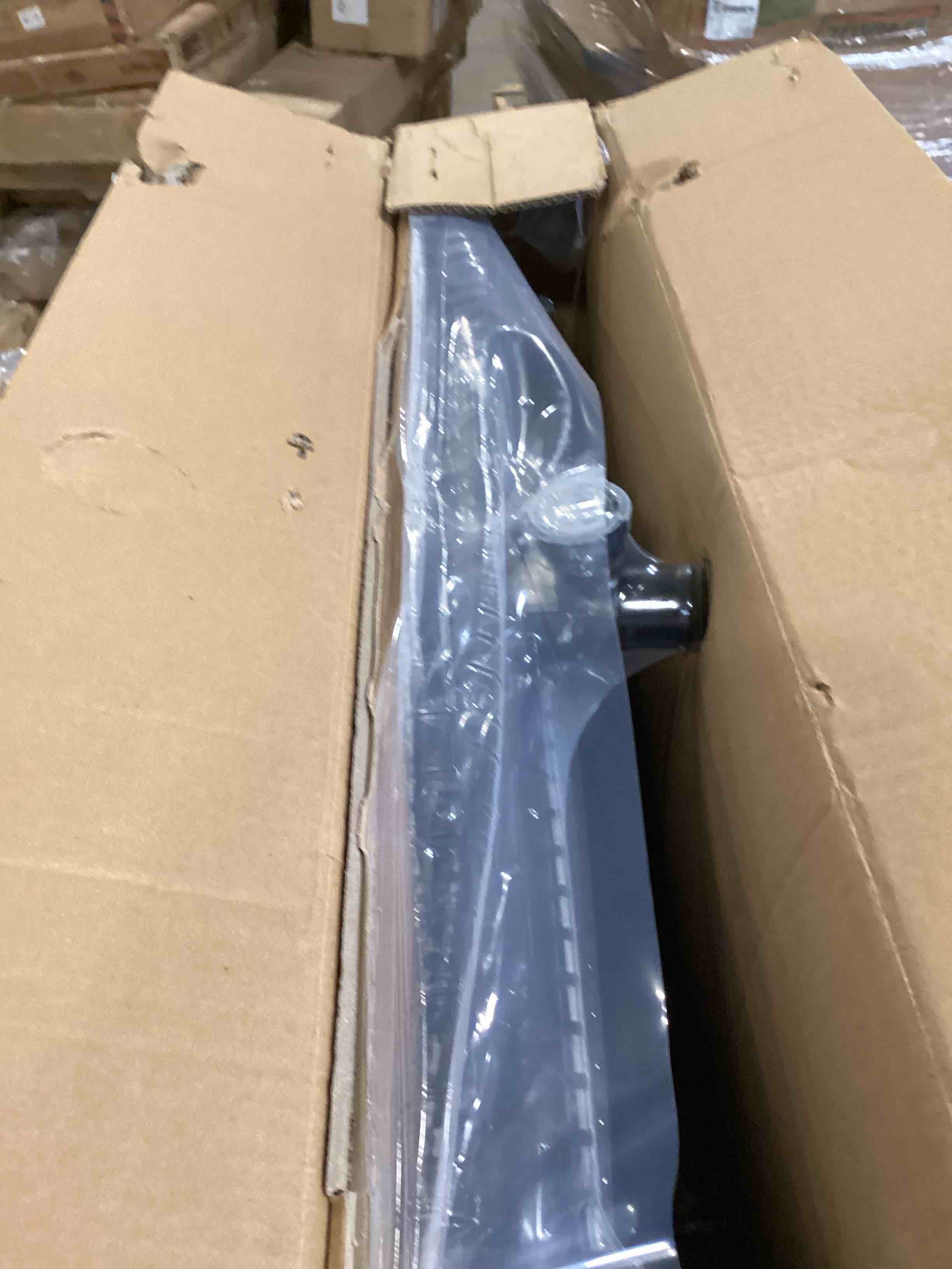 https://s3.amazonaws.com/lotting-images-prod/bidfta/PPE2584156_1752257848230.jpeg