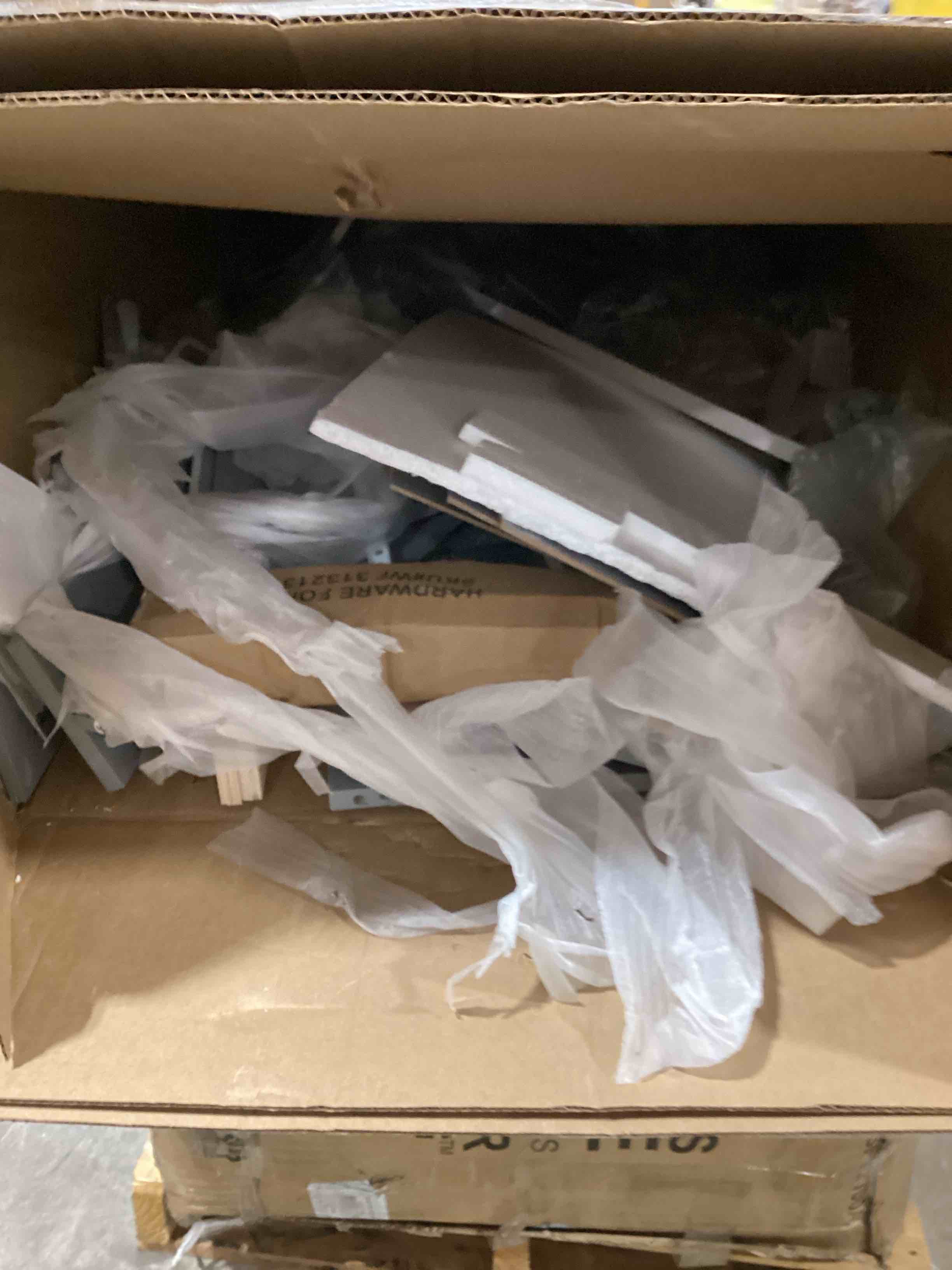 https://s3.amazonaws.com/lotting-images-prod/bidfta/PPE2584312_1752597150067.jpeg