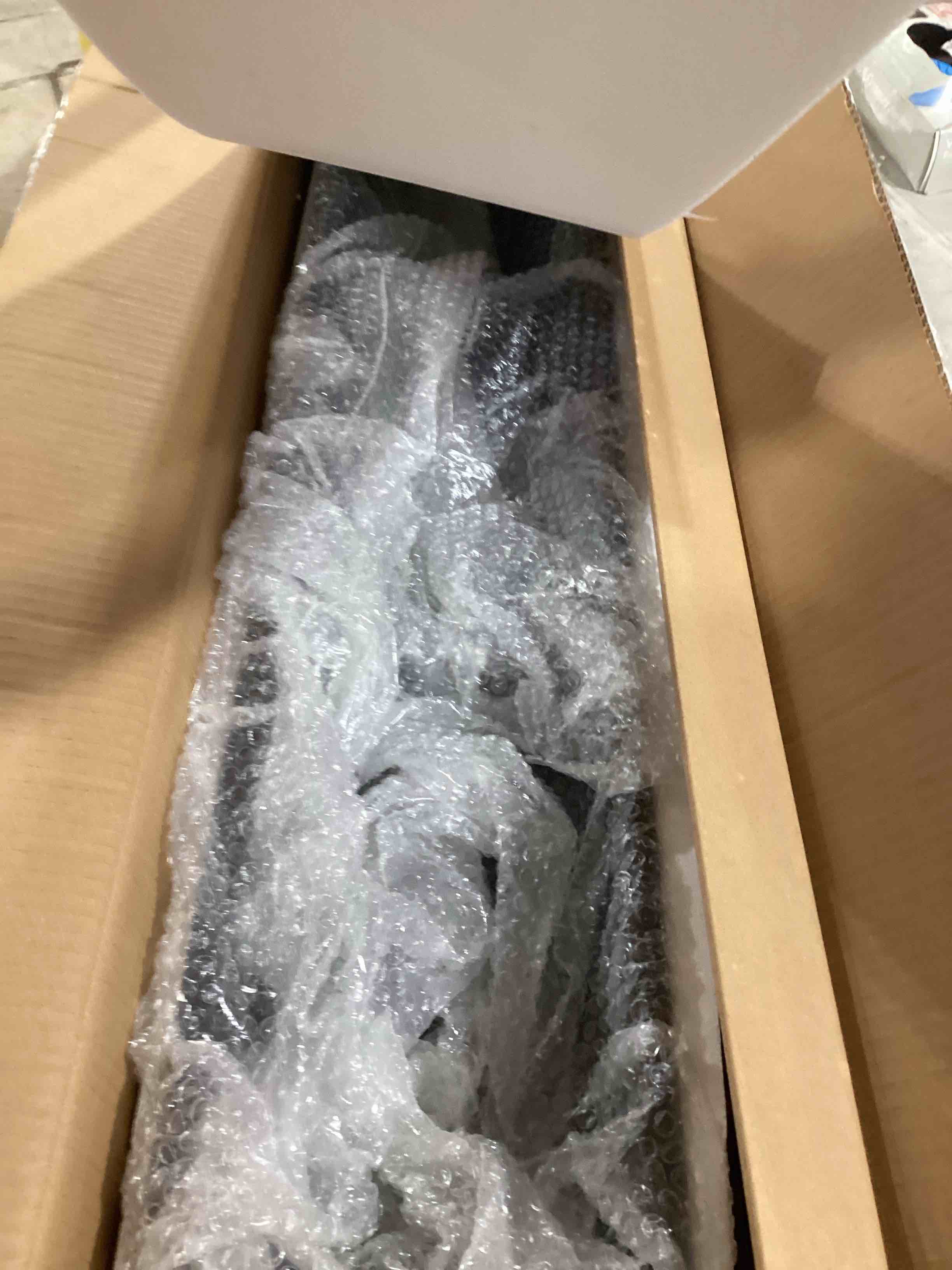 https://s3.amazonaws.com/lotting-images-prod/bidfta/PPE2584347_1752664307167.jpeg