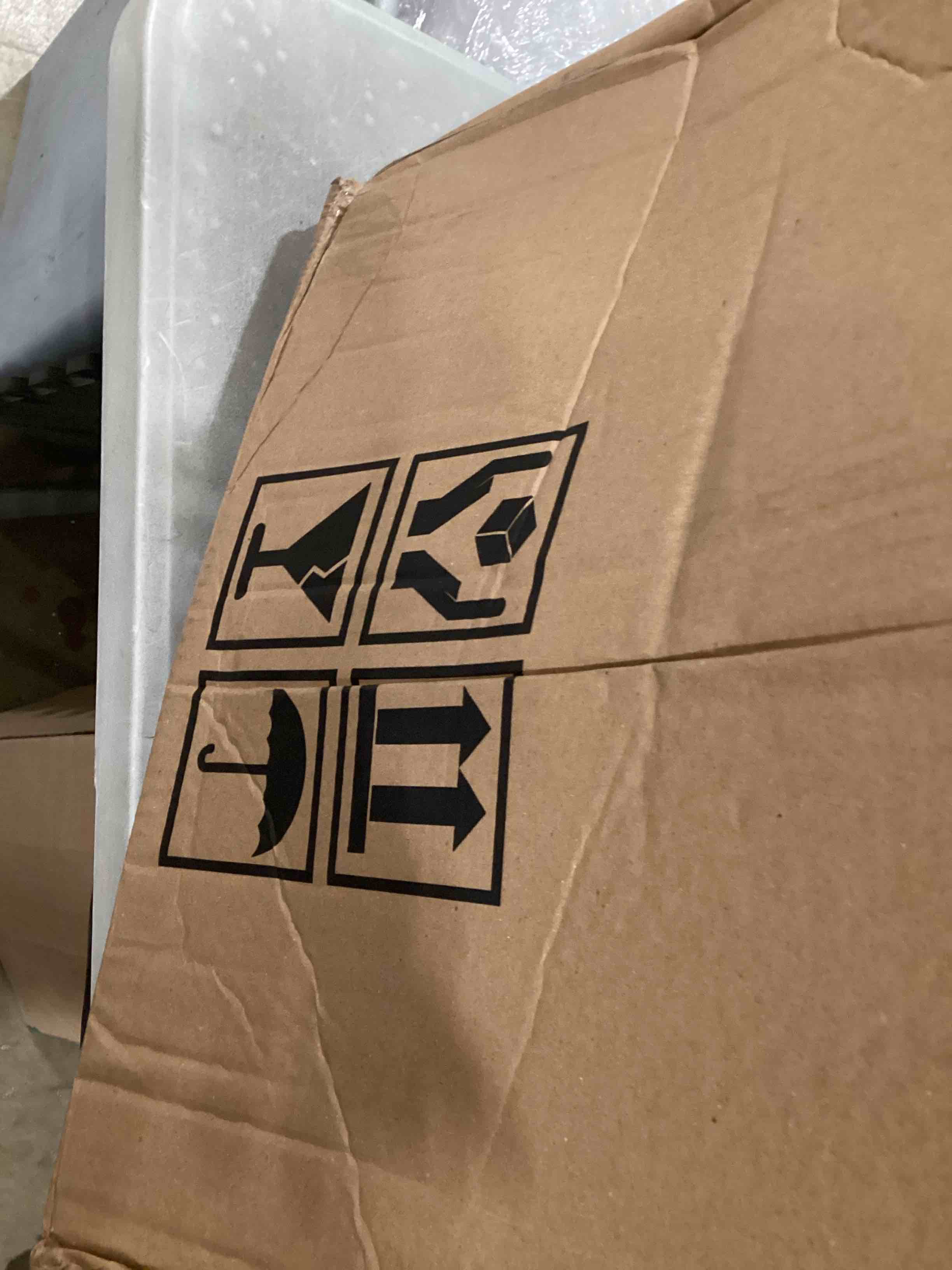 https://s3.amazonaws.com/lotting-images-prod/bidfta/PPE2584393_1752677568696.jpeg