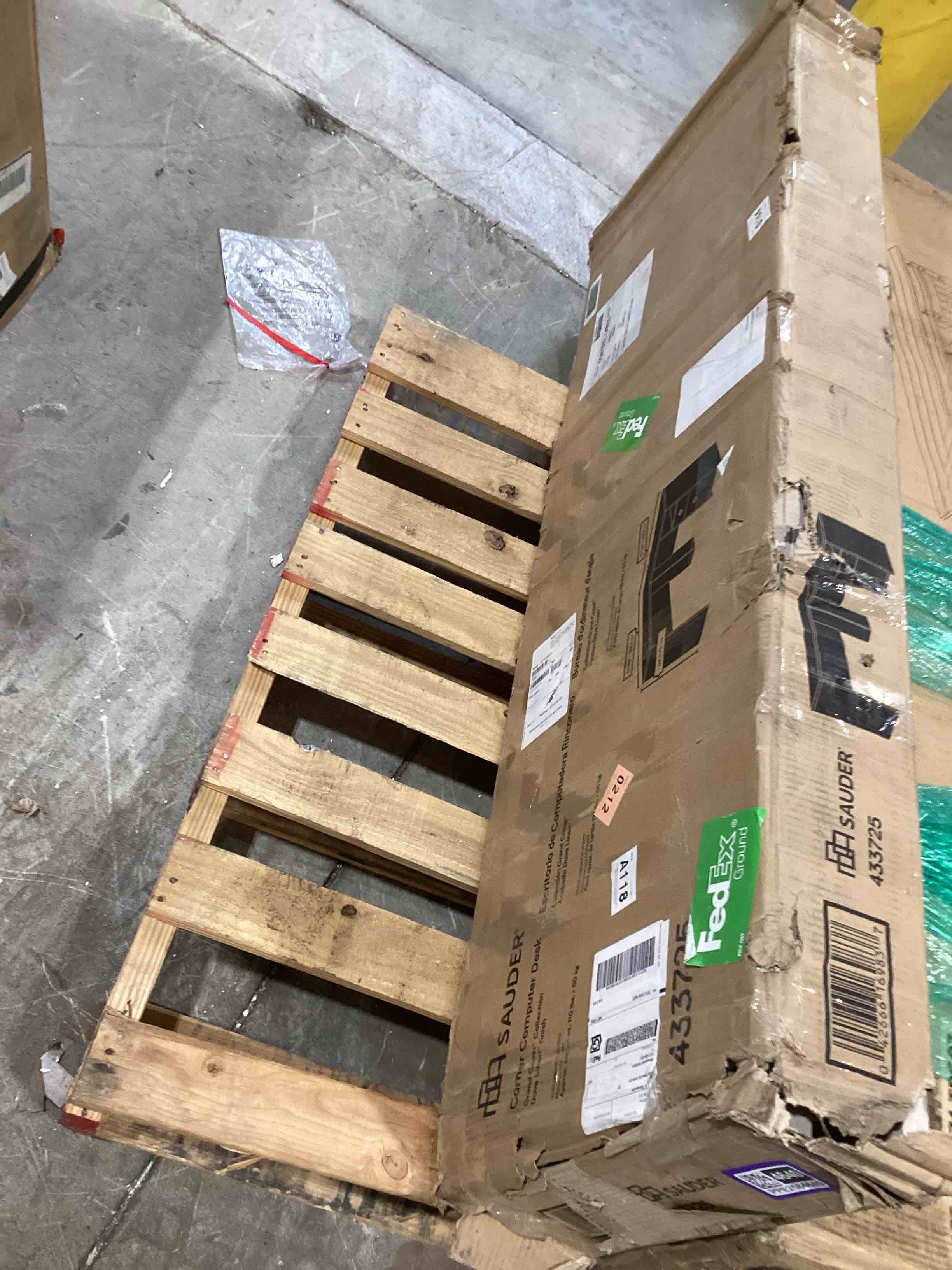 https://s3.amazonaws.com/lotting-images-prod/bidfta/PPE2584640_1752859034431.jpeg