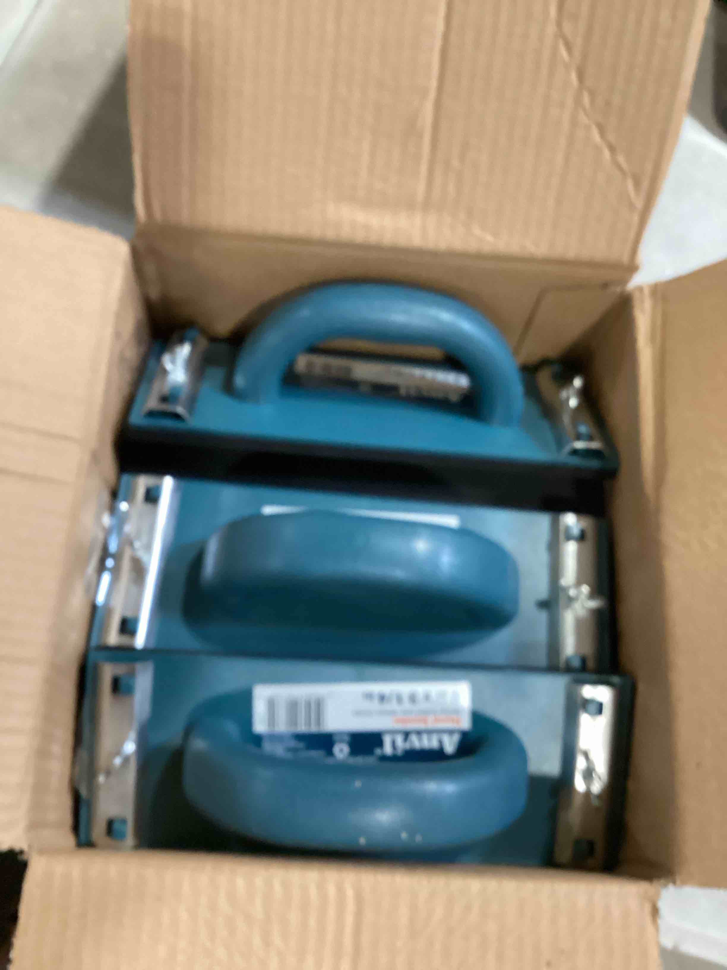 https://s3.amazonaws.com/lotting-images-prod/bidfta/PPE2584680_1753109025771.jpeg