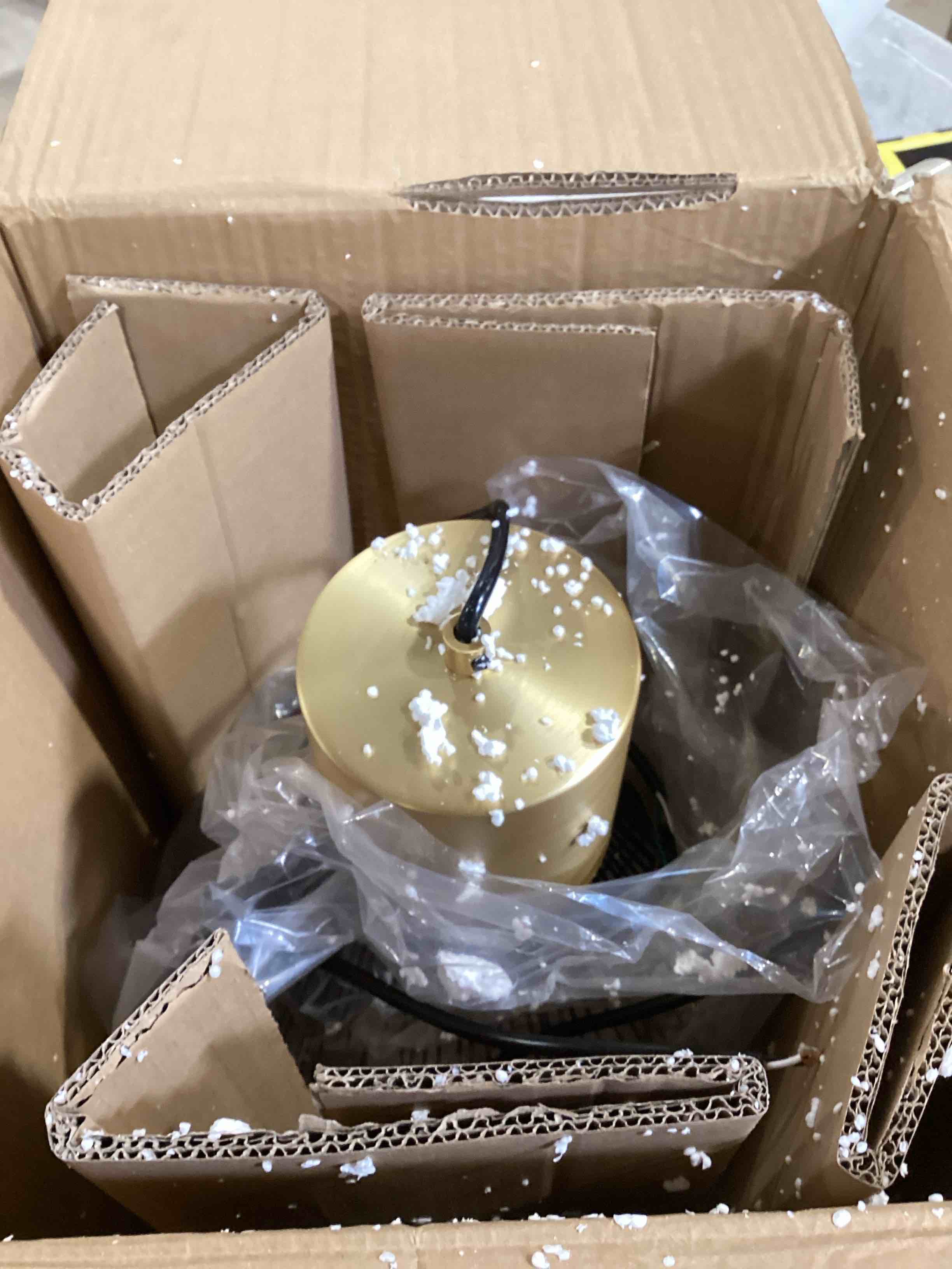 https://s3.amazonaws.com/lotting-images-prod/bidfta/PPE2584688_1753110058333.jpeg