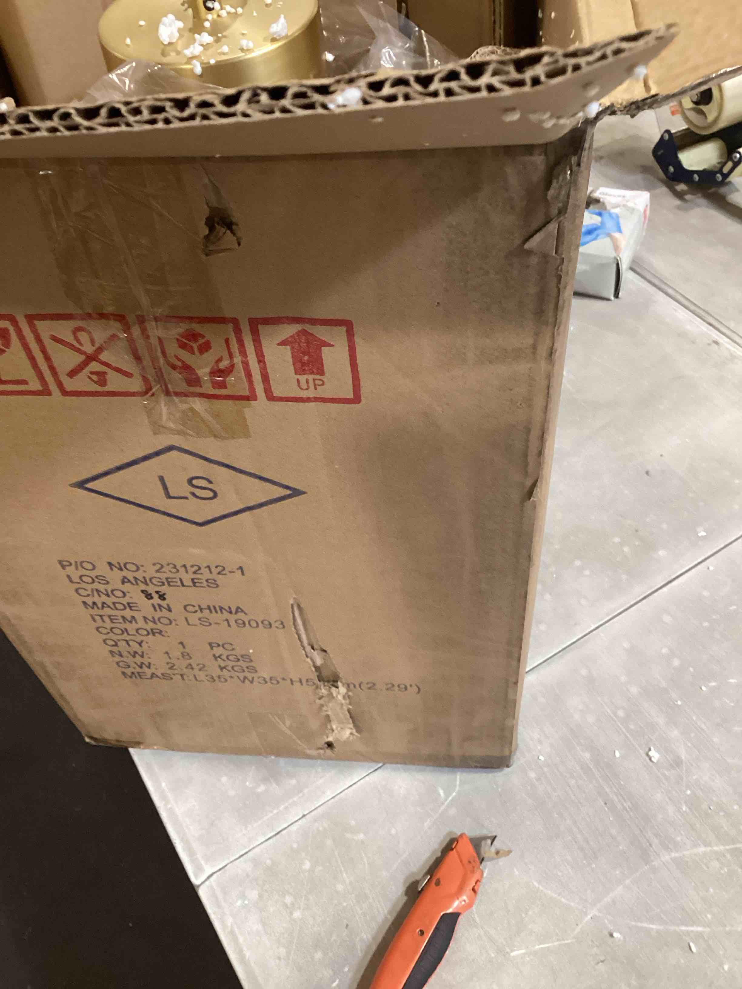 https://s3.amazonaws.com/lotting-images-prod/bidfta/PPE2584688_1753110061071.jpeg