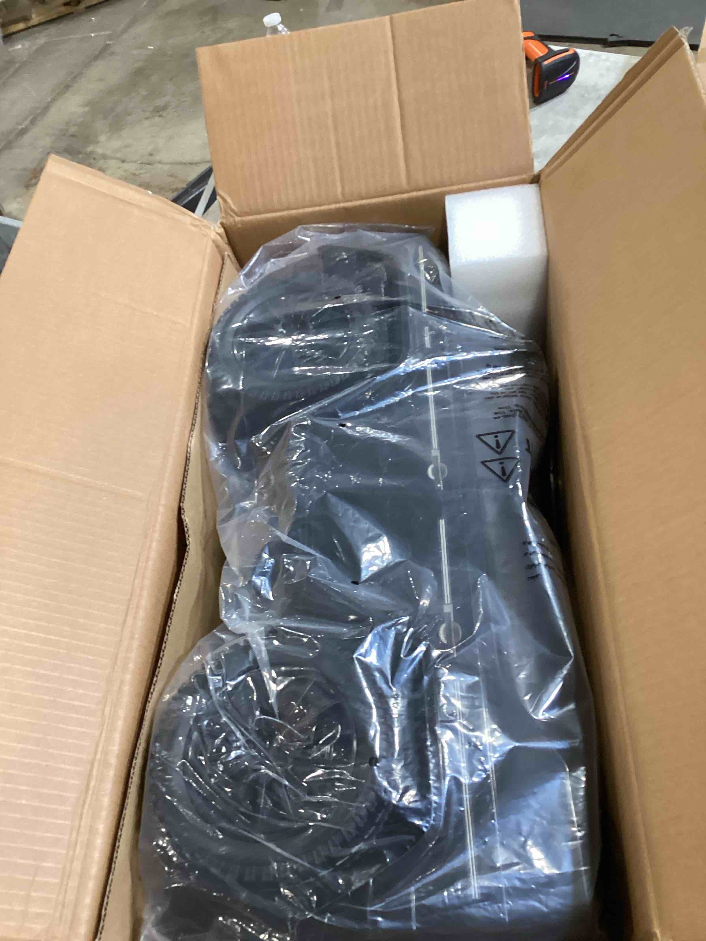 https://s3.amazonaws.com/lotting-images-prod/bidfta/PPE2585807_1753897932614.jpeg