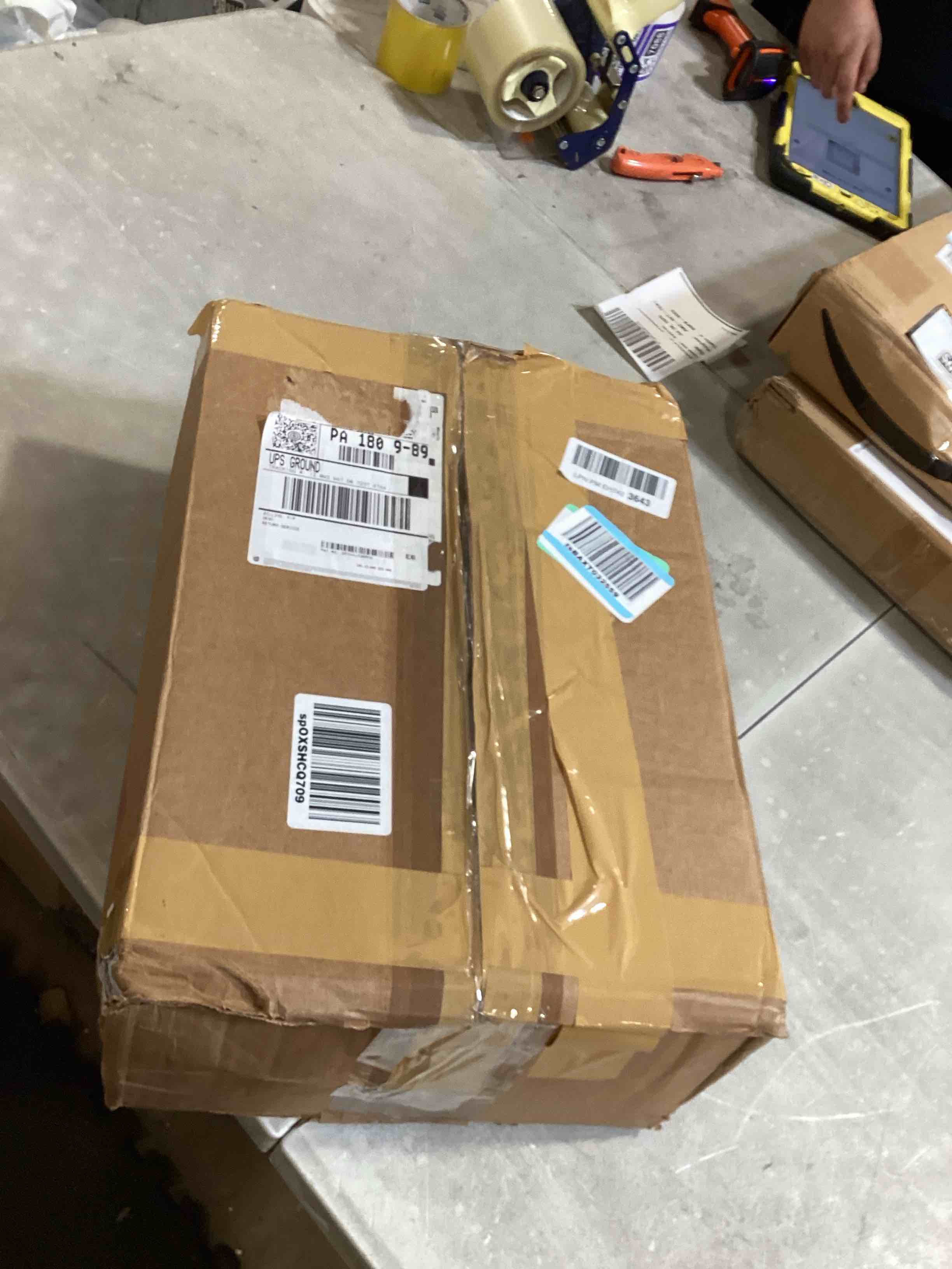 https://s3.amazonaws.com/lotting-images-prod/bidfta/PPE2585816_1753900218265.jpeg