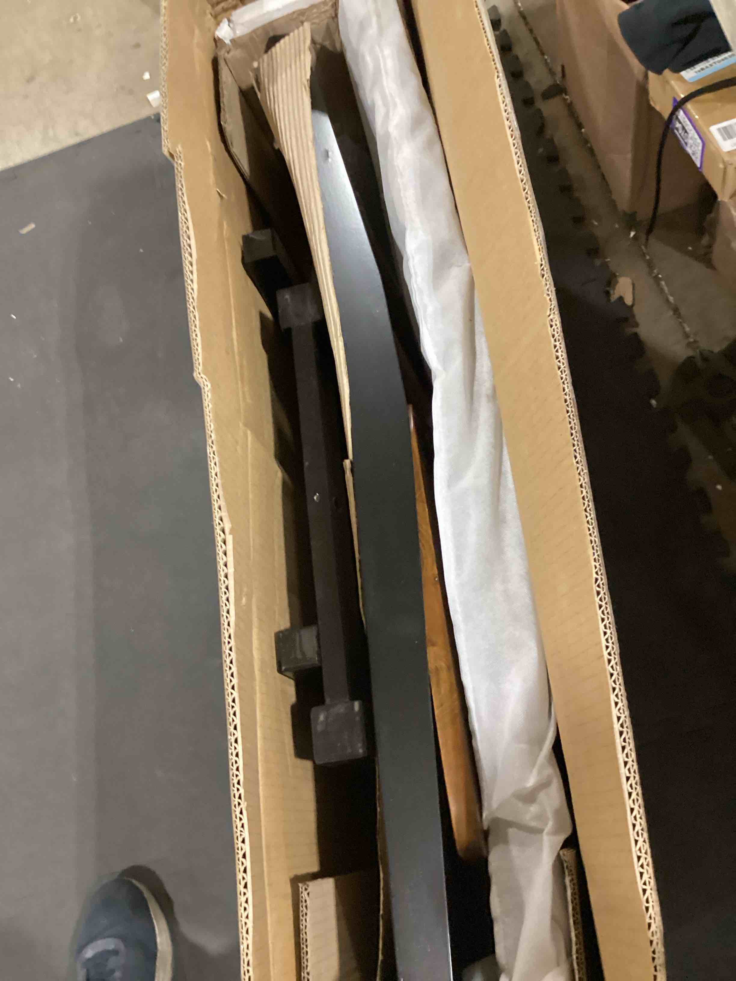 https://s3.amazonaws.com/lotting-images-prod/bidfta/PPE2585904_1753966472392.jpeg