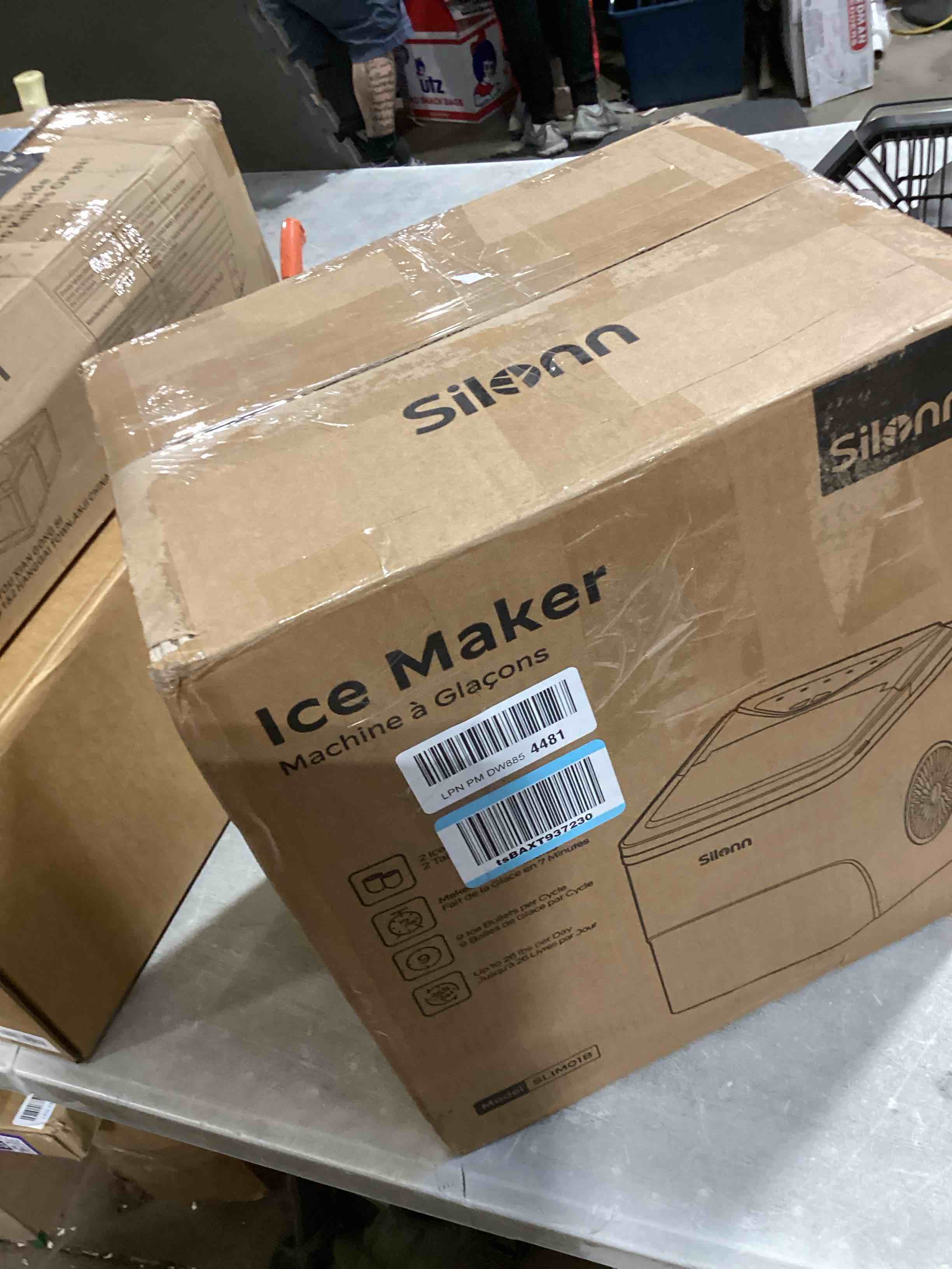 https://s3.amazonaws.com/lotting-images-prod/bidfta/PPE2586146_1753990295525.jpeg