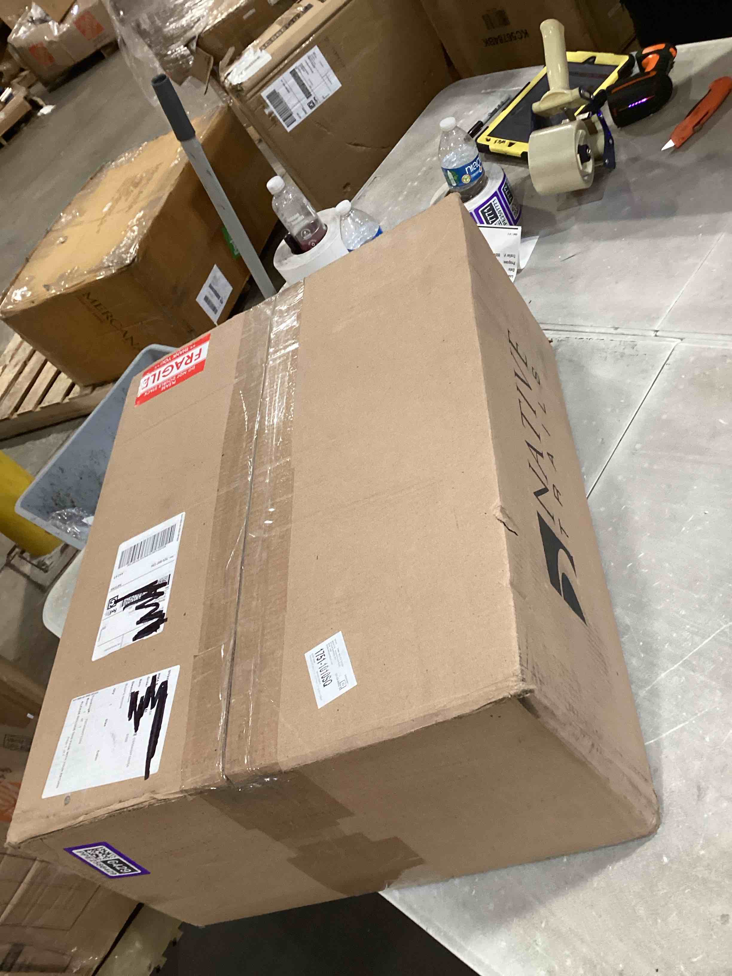 https://s3.amazonaws.com/lotting-images-prod/bidfta/PPE2586429_1754313684418.jpeg