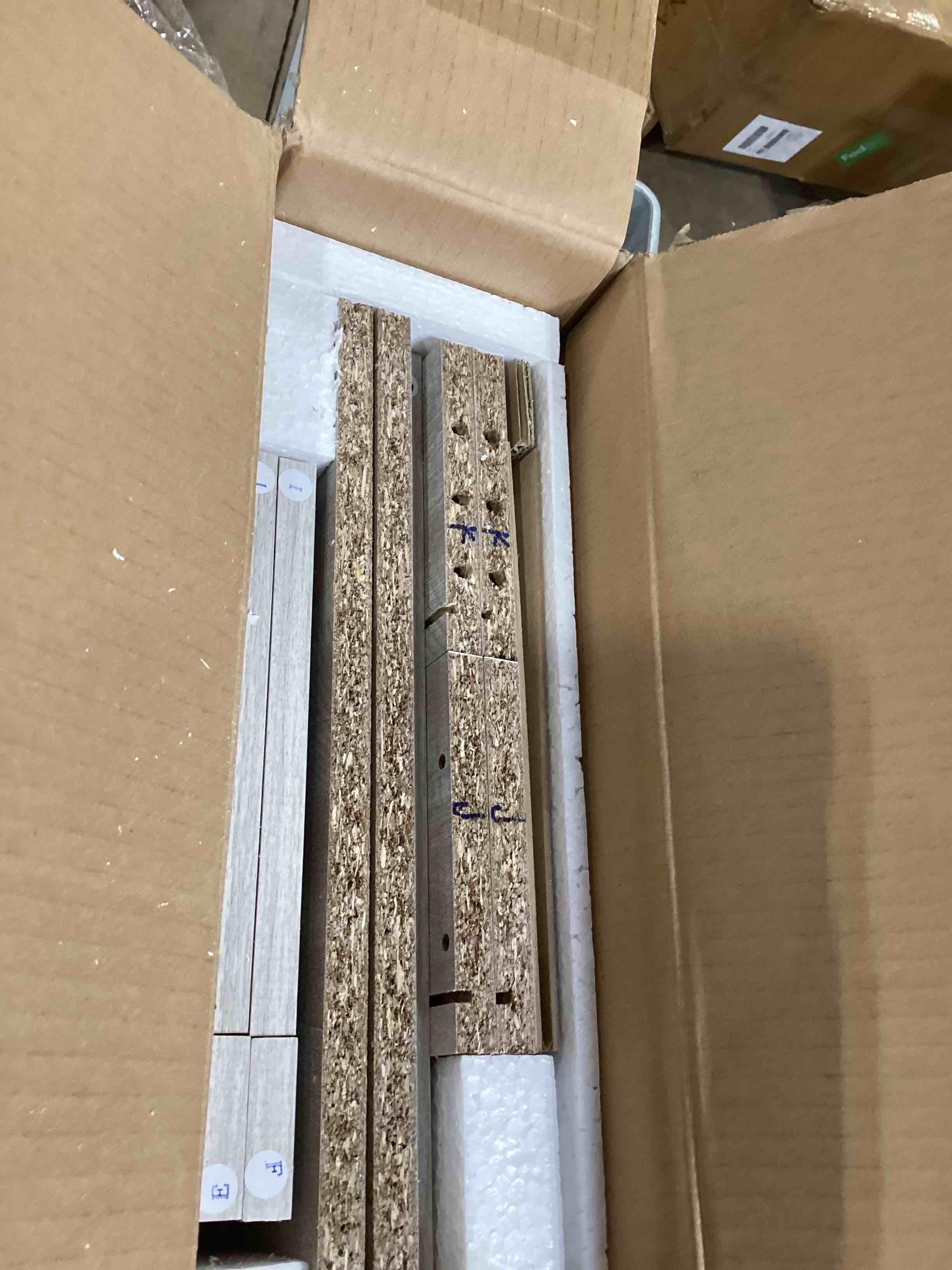 https://s3.amazonaws.com/lotting-images-prod/bidfta/PPE2586430_1754313805416.jpeg