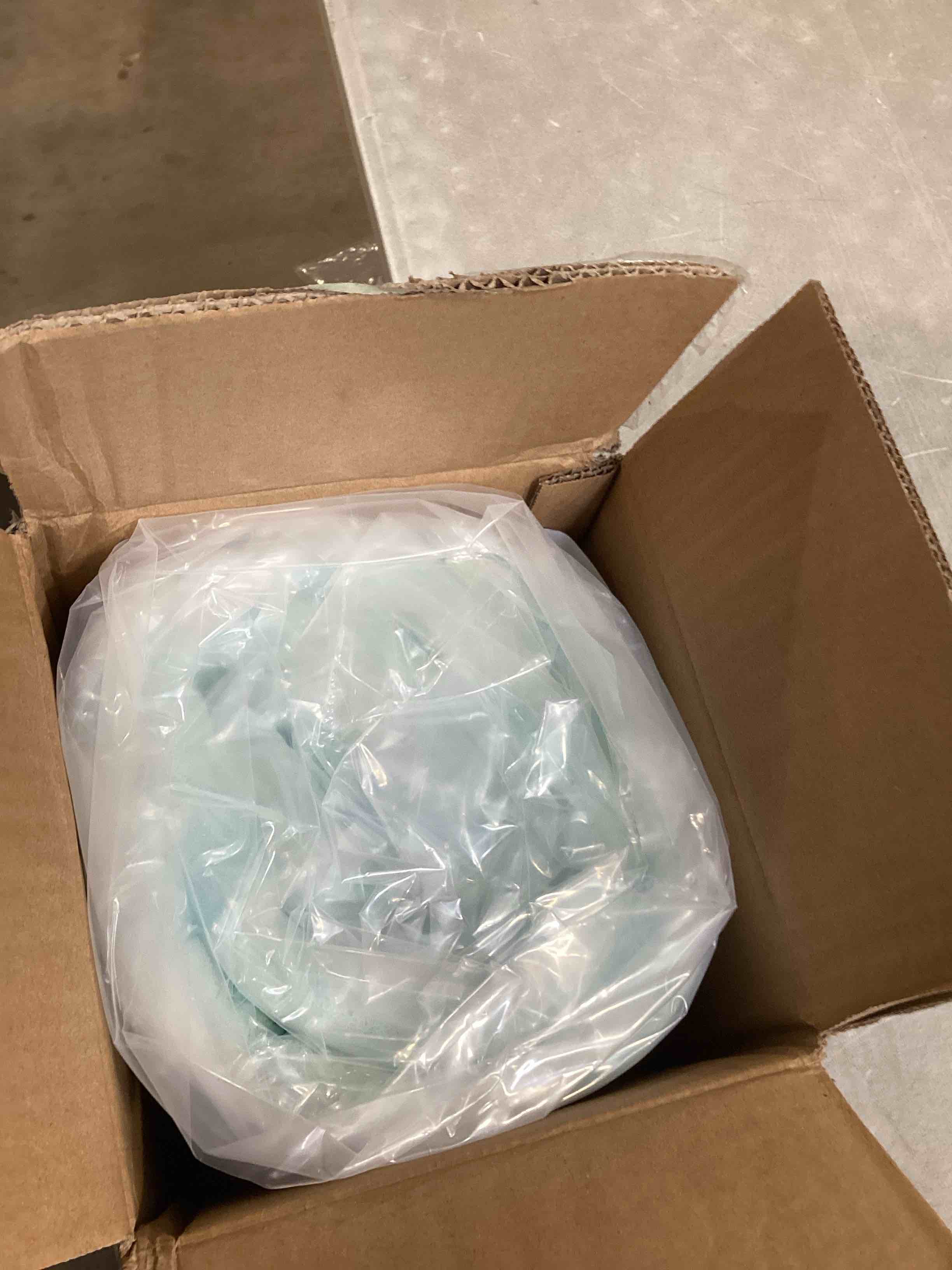 https://s3.amazonaws.com/lotting-images-prod/bidfta/PPE2586599_1754333449516.jpeg