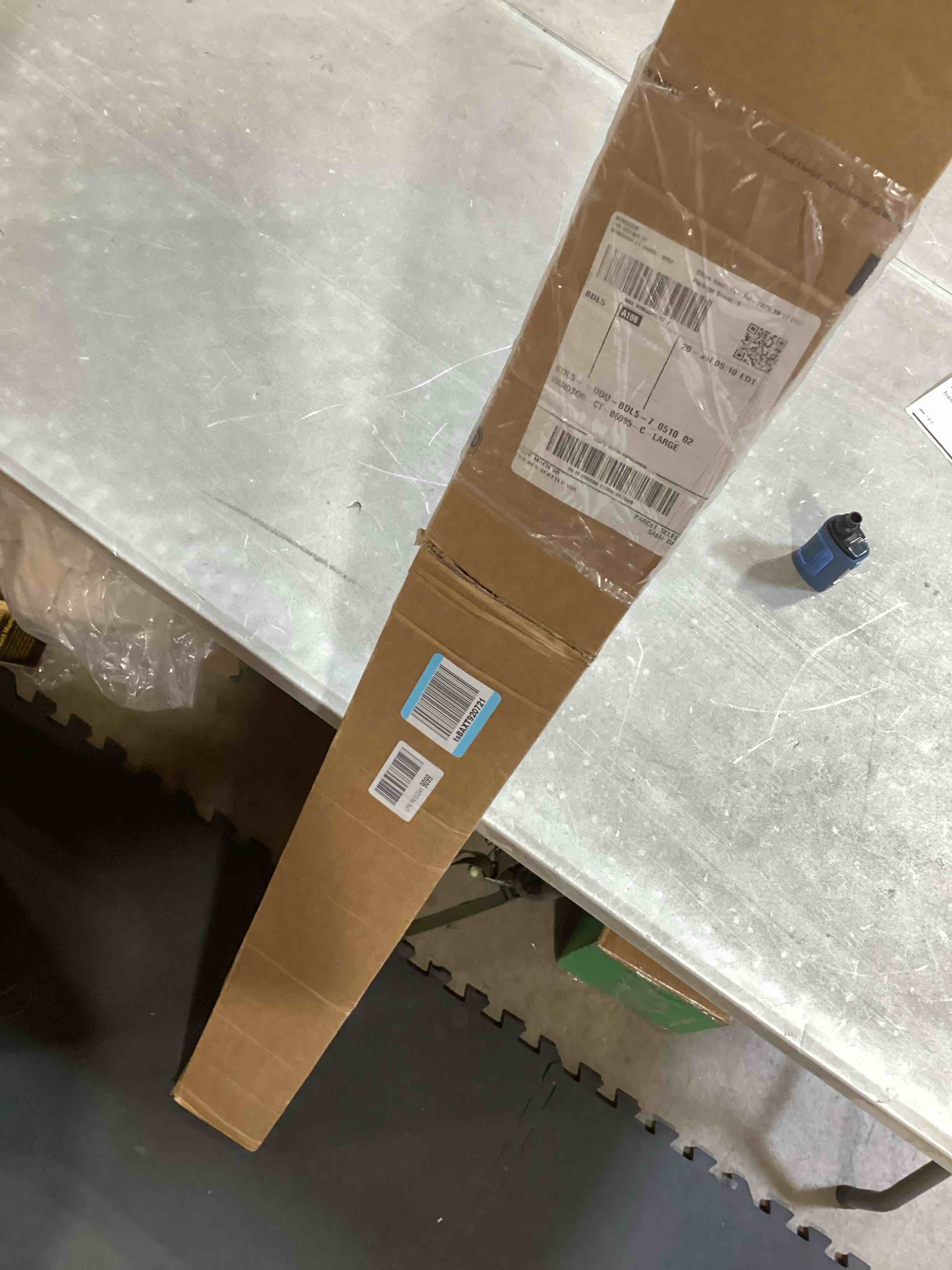 https://s3.amazonaws.com/lotting-images-prod/bidfta/PPE2586984_1754494028589.jpeg