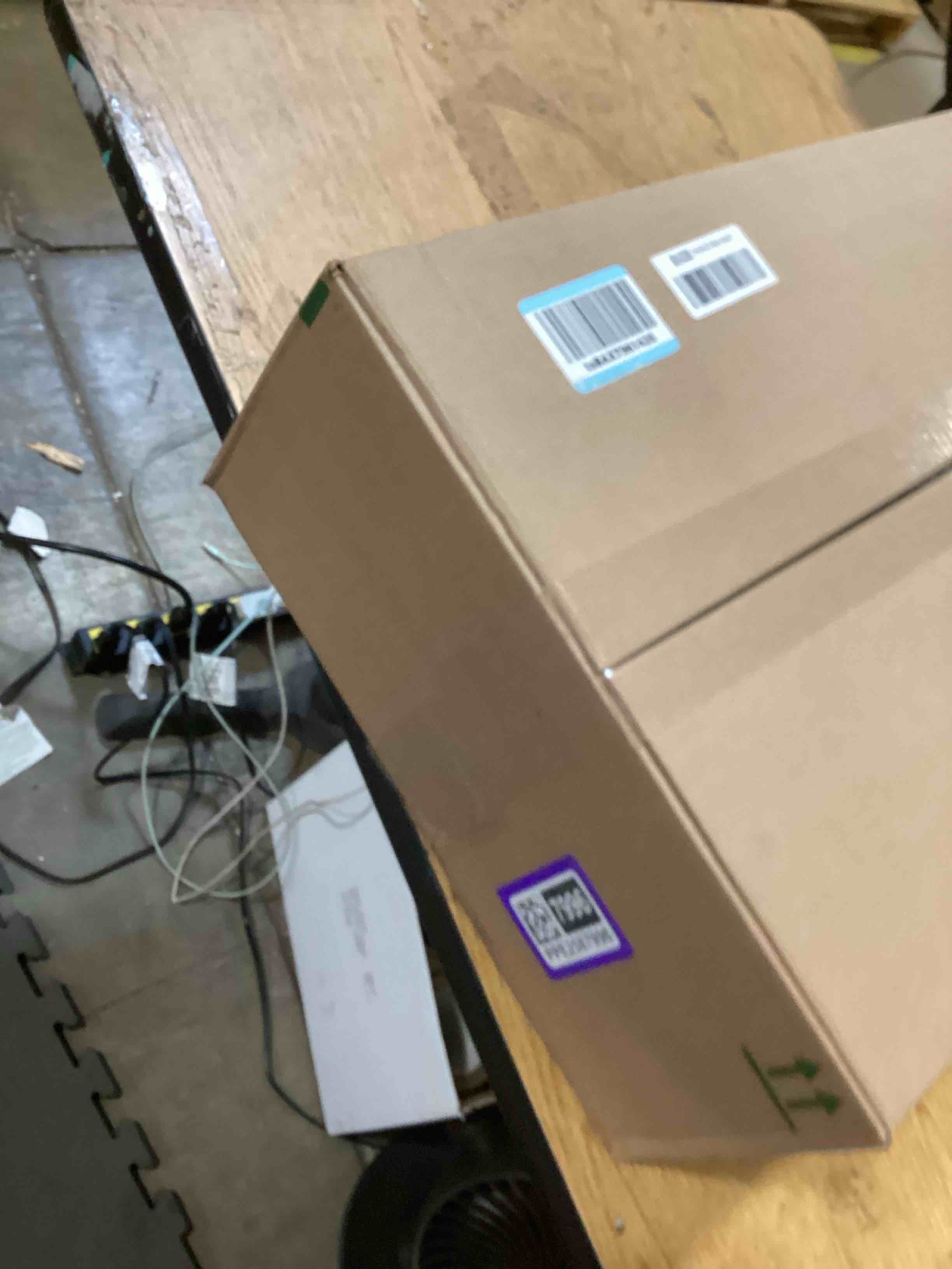 https://s3.amazonaws.com/lotting-images-prod/bidfta/PPE2587996_1754664111517.jpeg