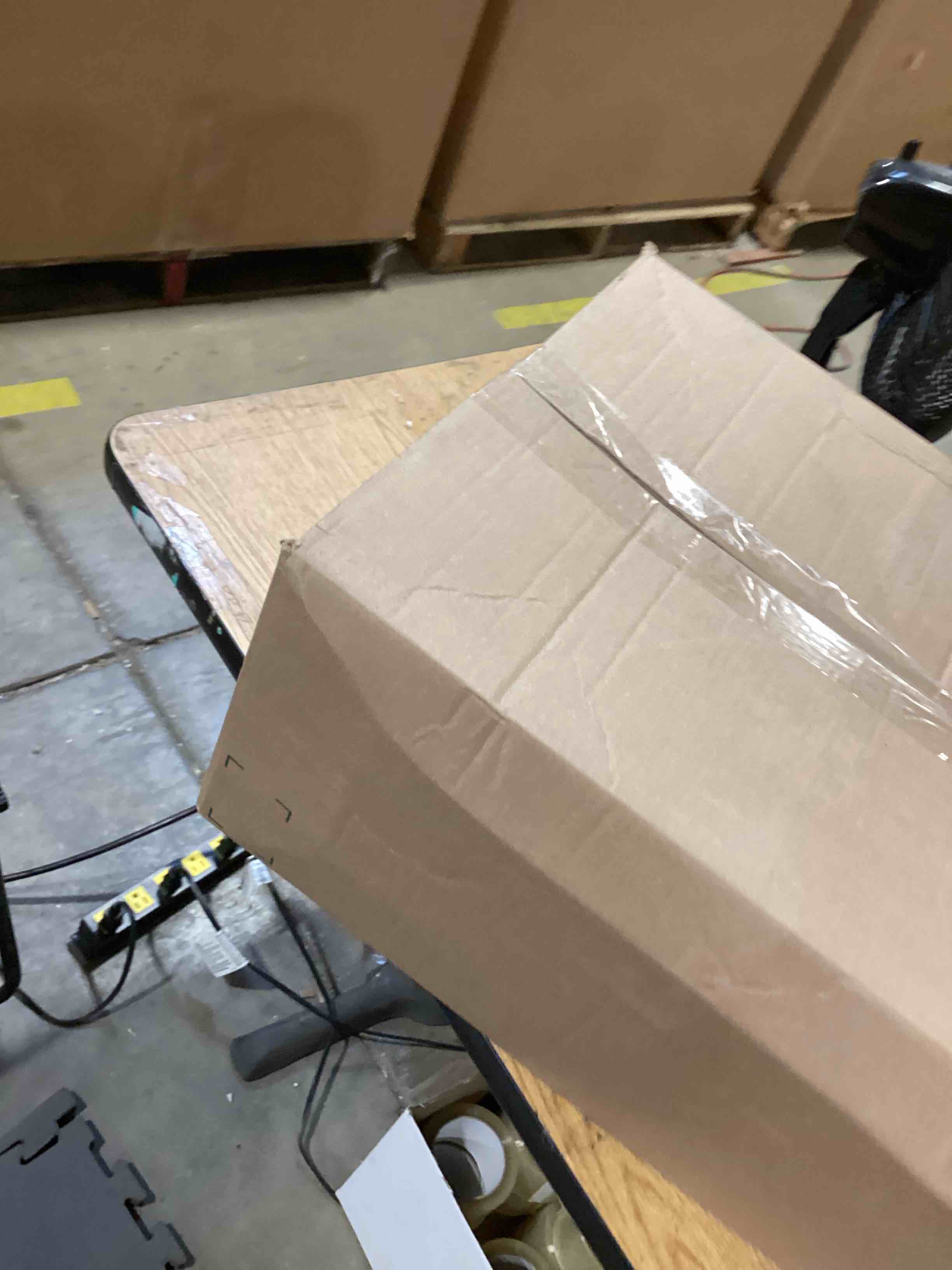 https://s3.amazonaws.com/lotting-images-prod/bidfta/PPE2588534_1755002675851.jpeg