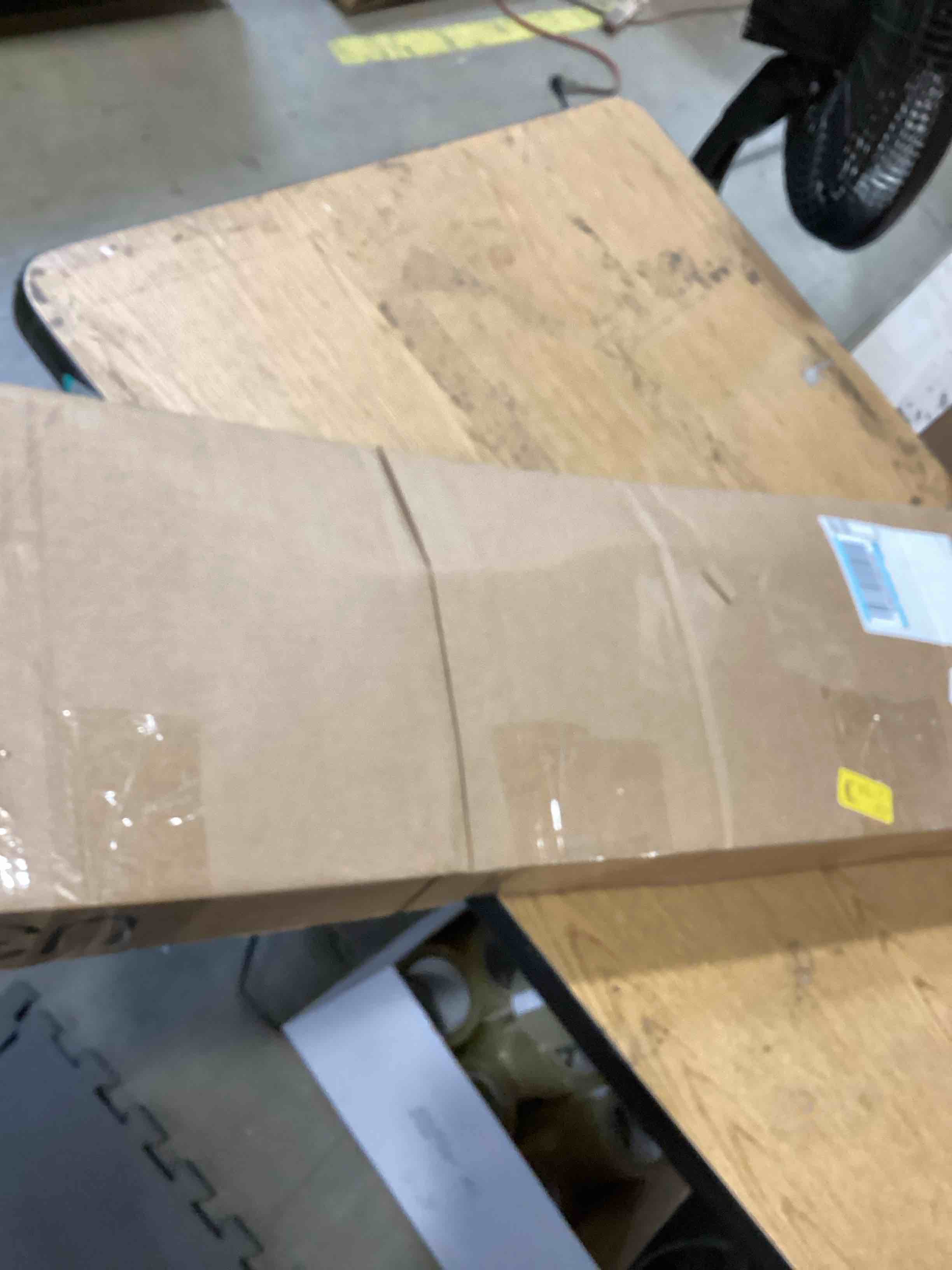 https://s3.amazonaws.com/lotting-images-prod/bidfta/PPE2588611_1755009807245.jpeg