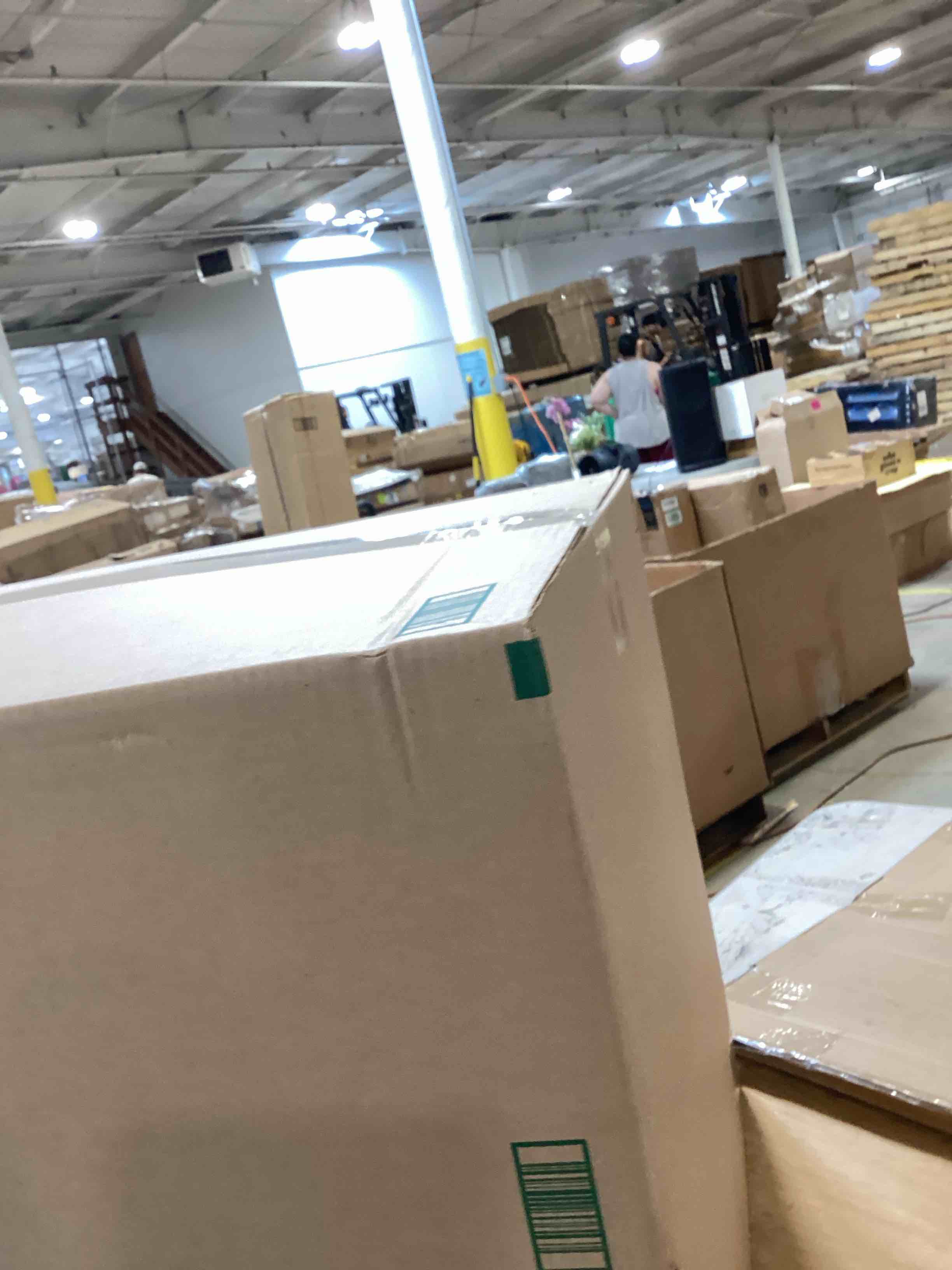 https://s3.amazonaws.com/lotting-images-prod/bidfta/PPE2588627_1755012063657.jpeg