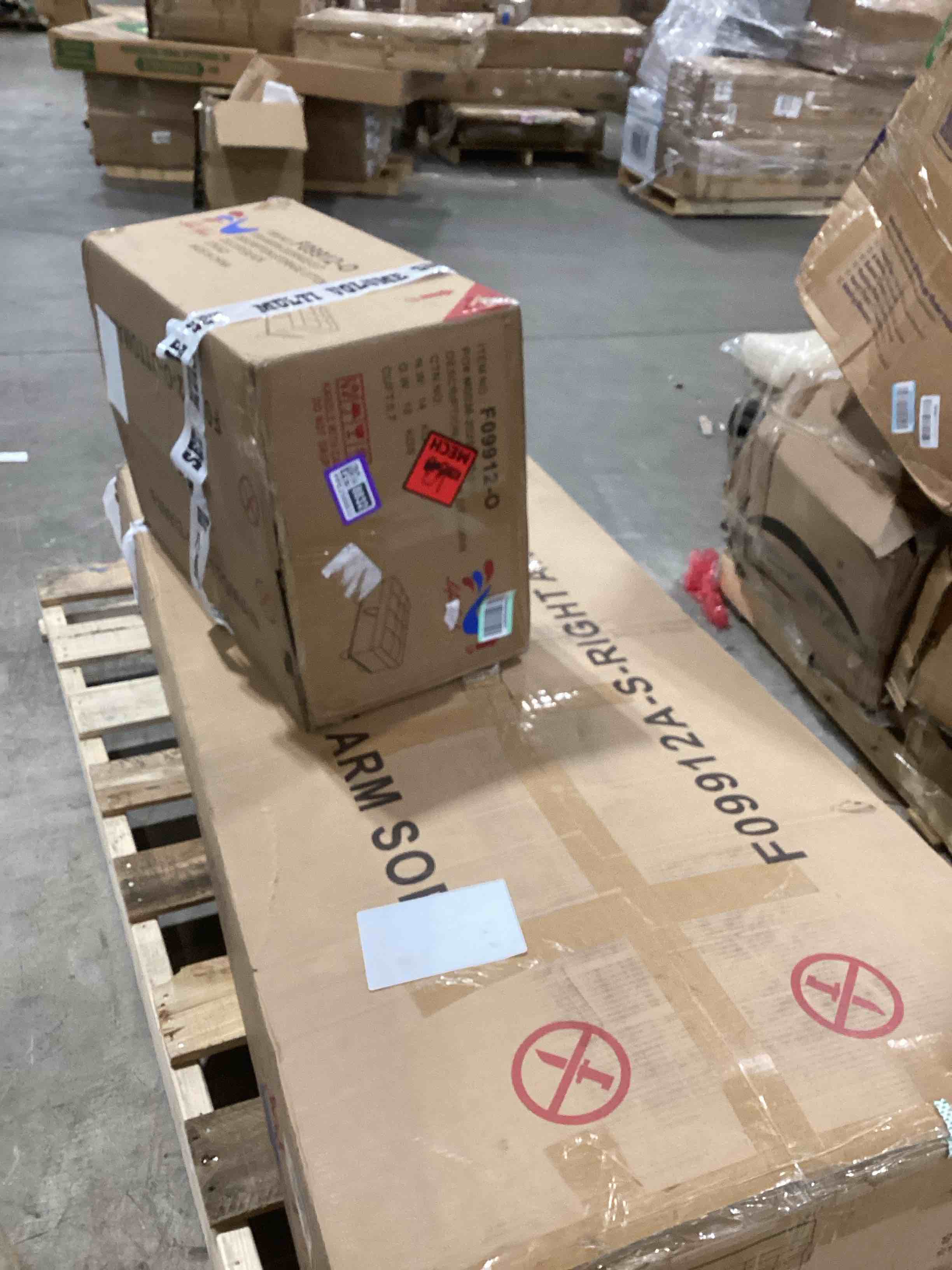 https://s3.amazonaws.com/lotting-images-prod/bidfta/PPE2588832_1755095024190.jpeg