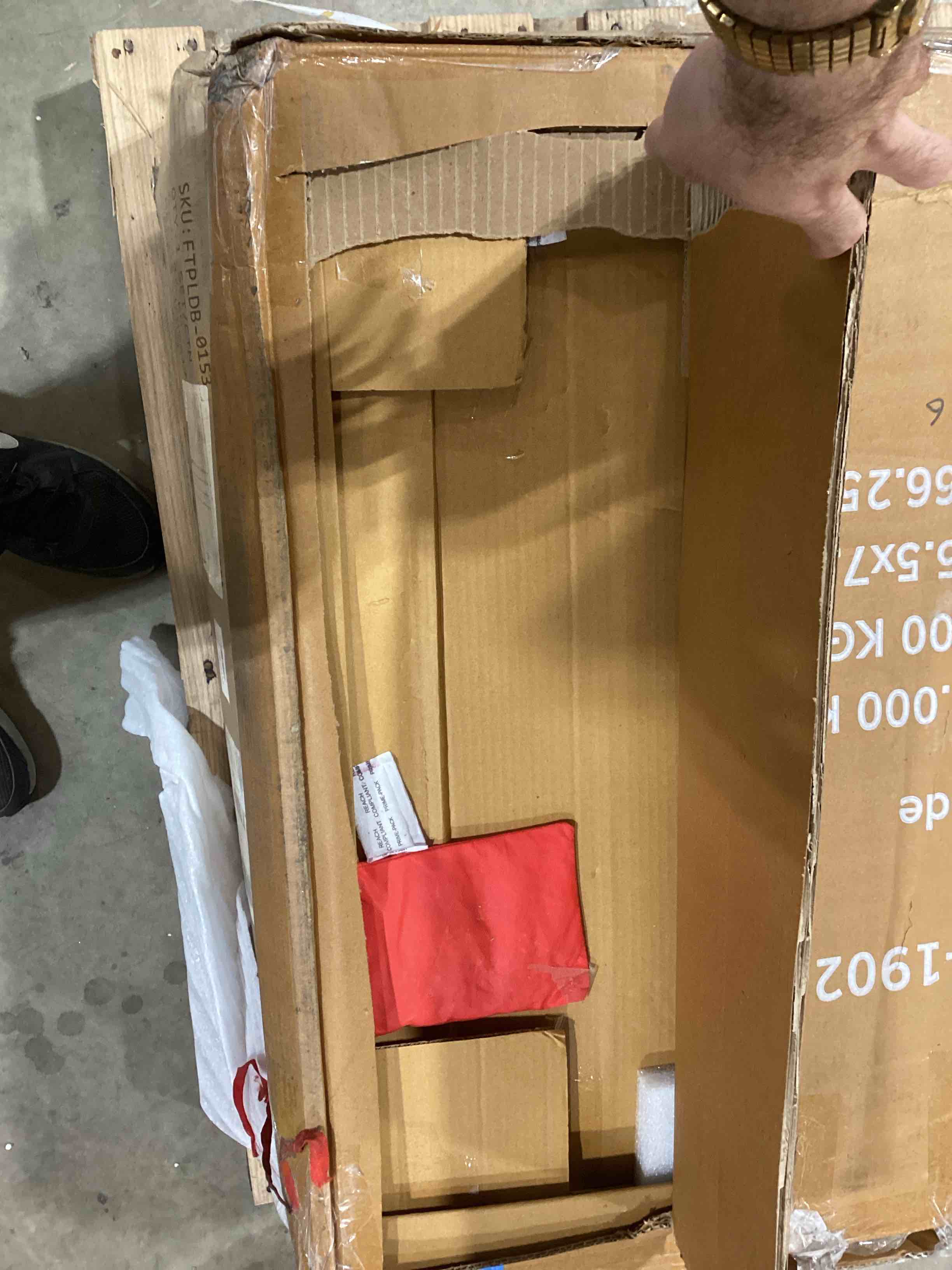 https://s3.amazonaws.com/lotting-images-prod/bidfta/PPE2590260_1752666606258.jpeg
