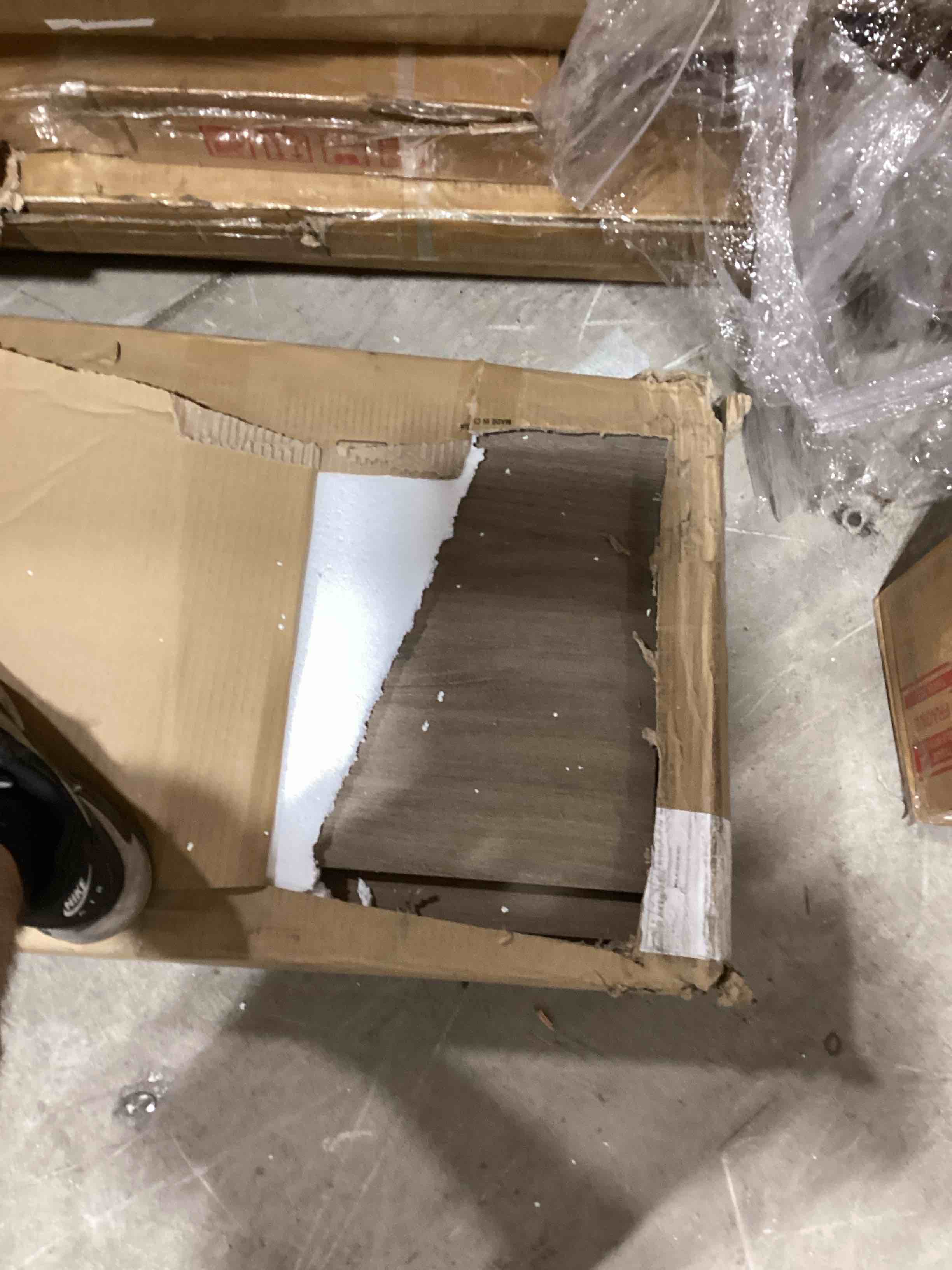 https://s3.amazonaws.com/lotting-images-prod/bidfta/PPE2590262_1752668952681.jpeg