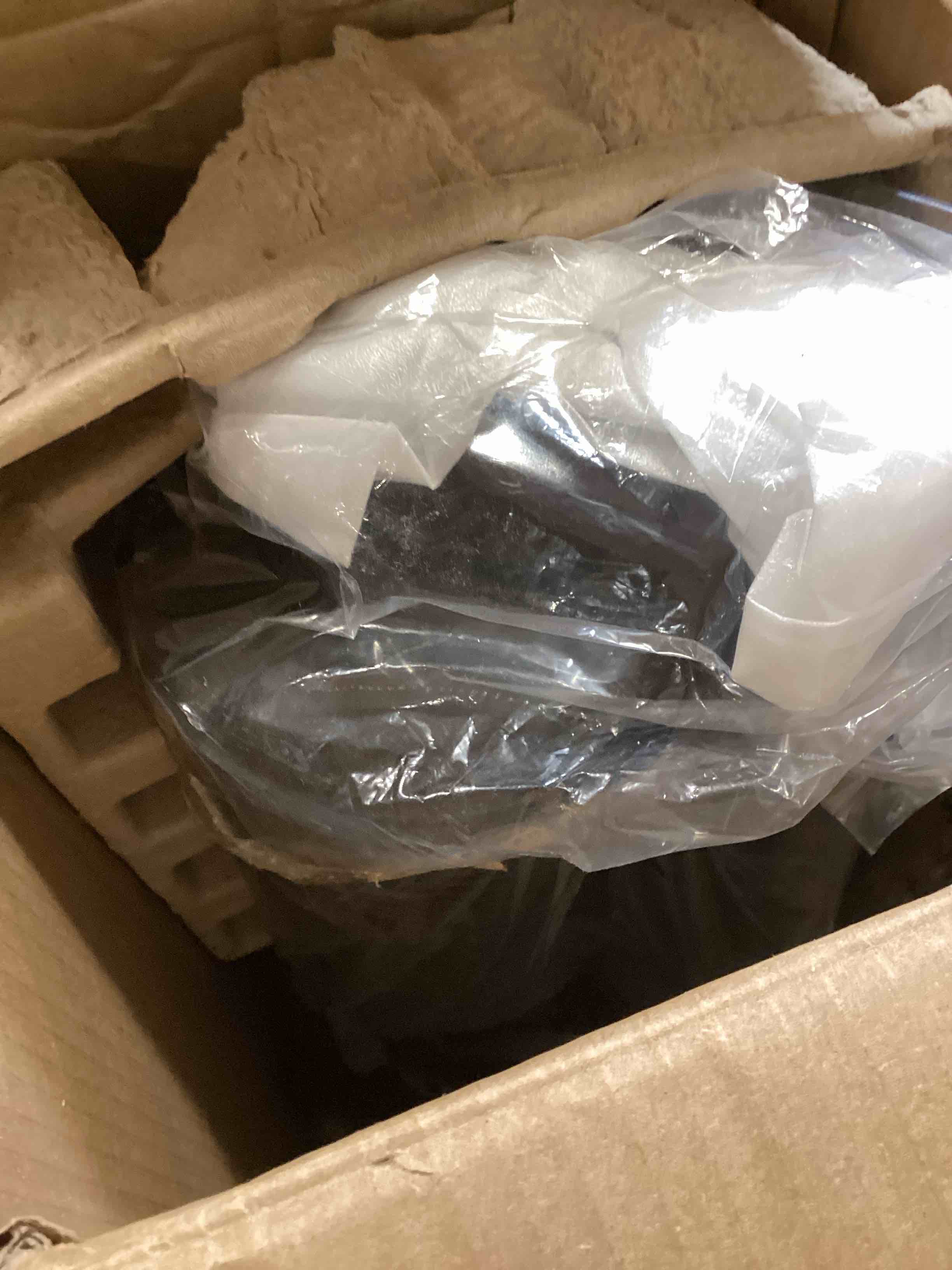 https://s3.amazonaws.com/lotting-images-prod/bidfta/PPE2590377_1752767704953.jpeg