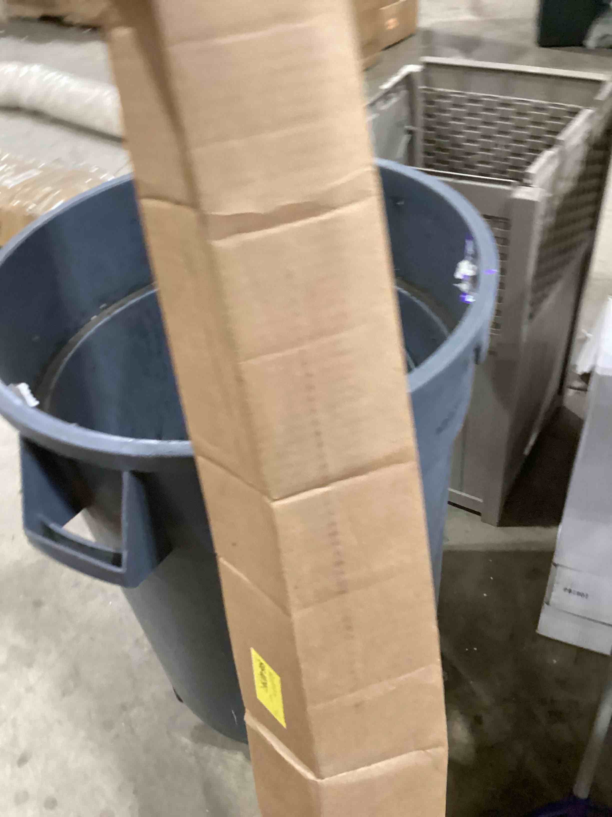 https://s3.amazonaws.com/lotting-images-prod/bidfta/PPE2590496_1753100047102.jpeg