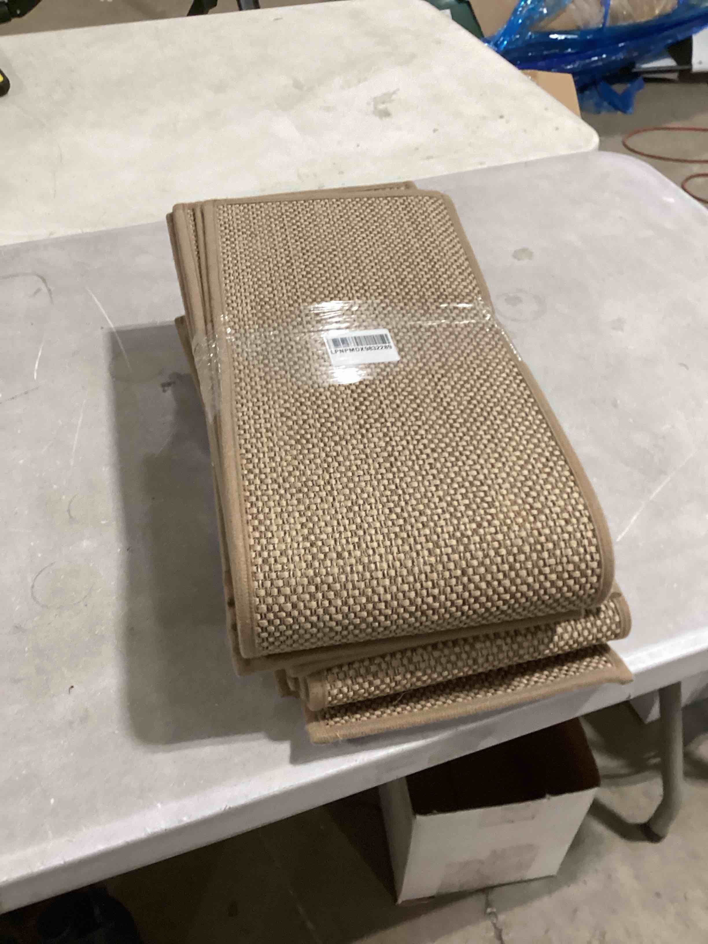 https://s3.amazonaws.com/lotting-images-prod/bidfta/PPE2593272_1755700859814.jpeg
