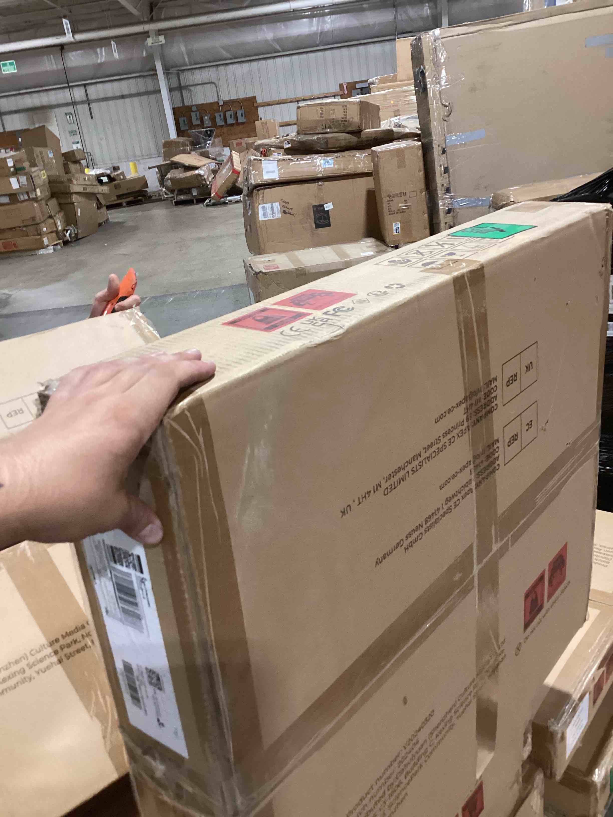 https://s3.amazonaws.com/lotting-images-prod/bidfta/PPE2593330_1755714676999.jpeg