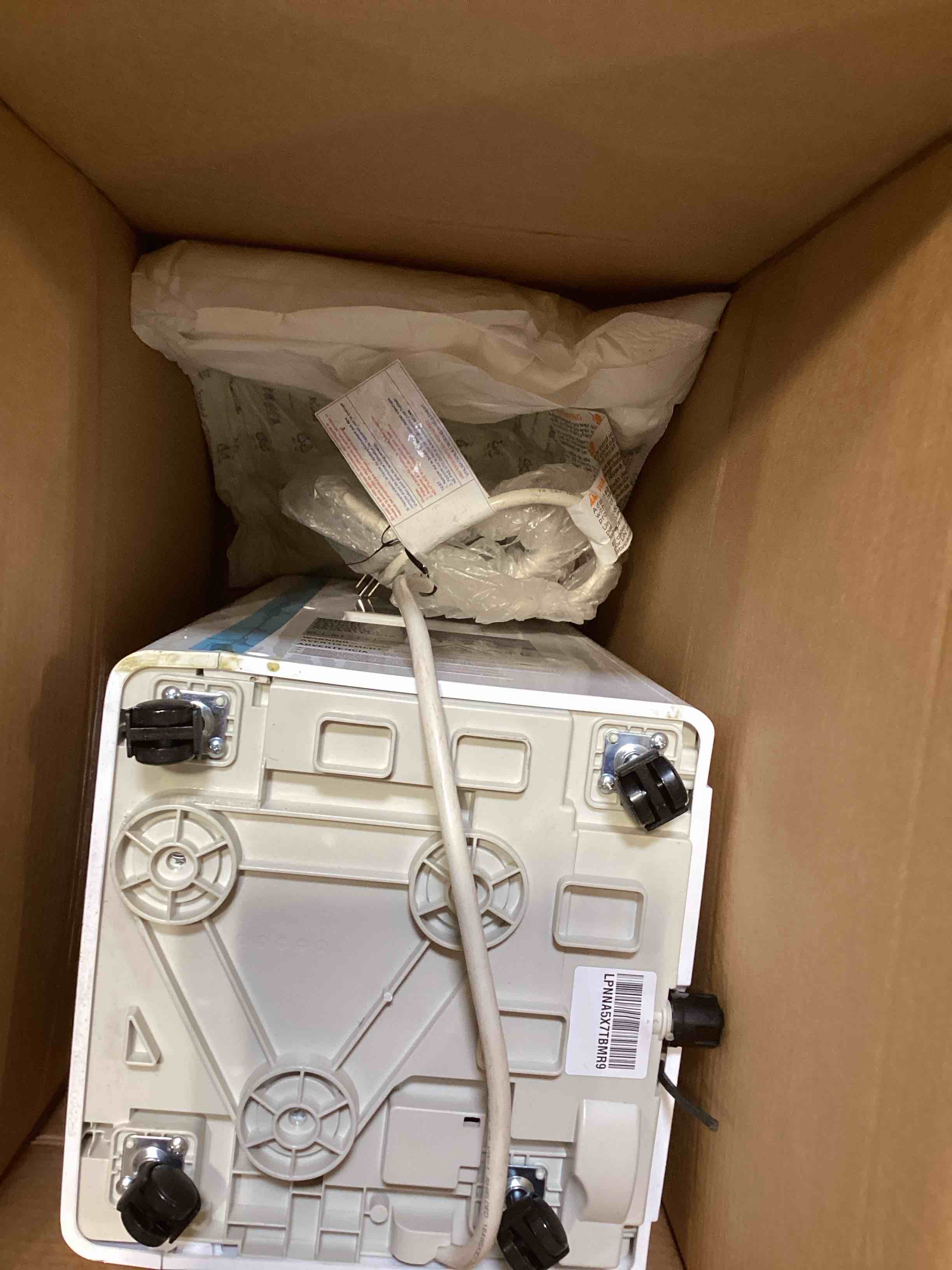 https://s3.amazonaws.com/lotting-images-prod/bidfta/PPE2597706_1754075576467.jpeg