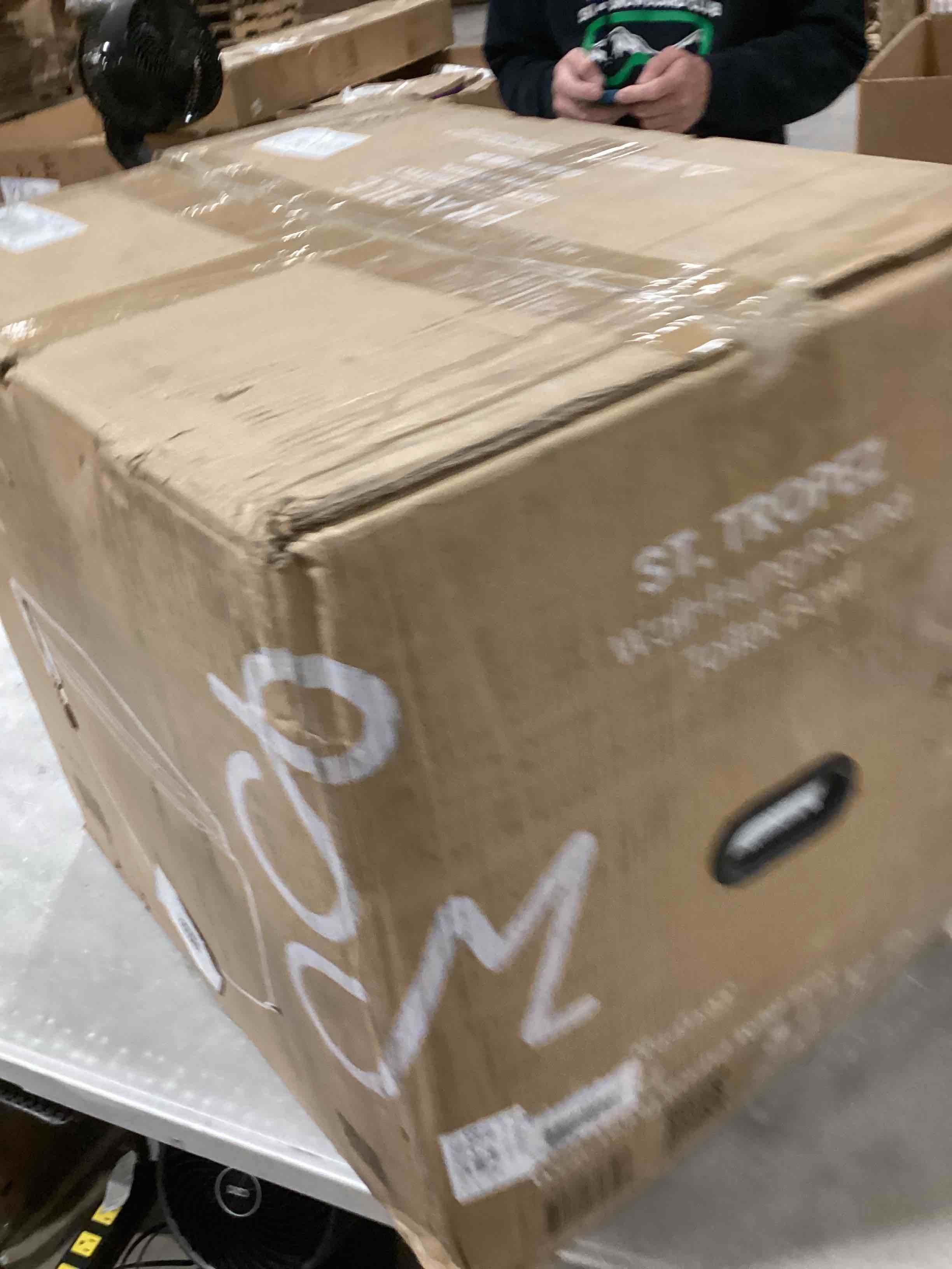 https://s3.amazonaws.com/lotting-images-prod/bidfta/PPE2597713_1754306028483.jpeg