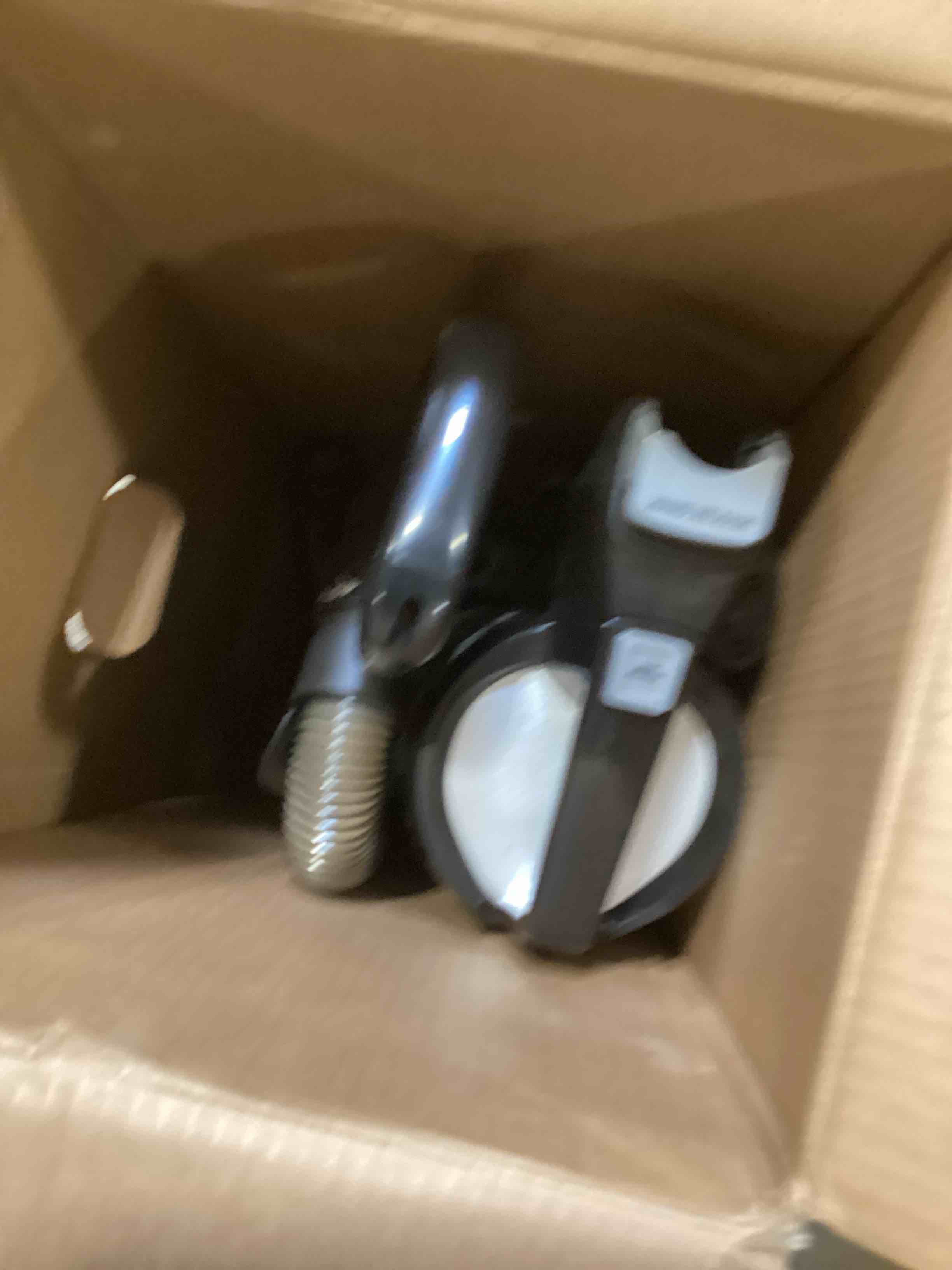 https://s3.amazonaws.com/lotting-images-prod/bidfta/PPE2597947_1754333682247.jpeg
