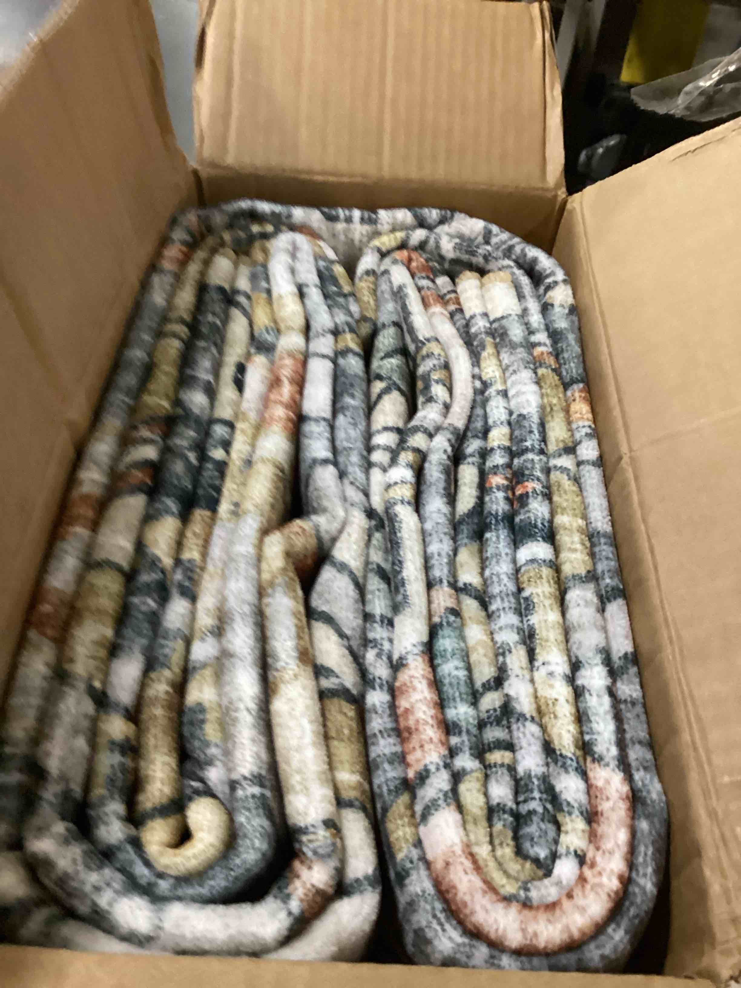 https://s3.amazonaws.com/lotting-images-prod/bidfta/PPE2611230_1761065208612.jpeg