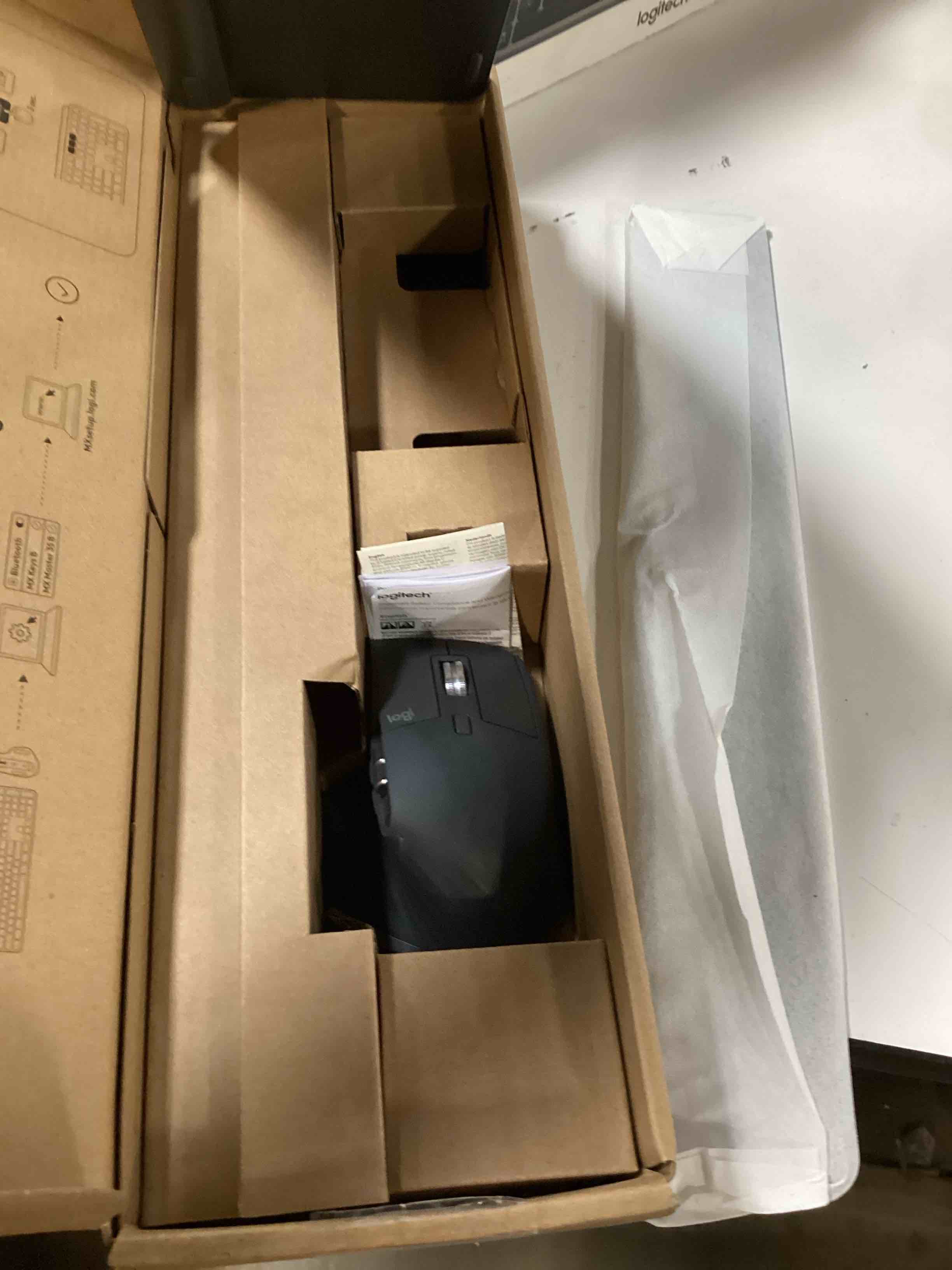 https://s3.amazonaws.com/lotting-images-prod/bidfta/PPE2611255_1761070804315.jpeg