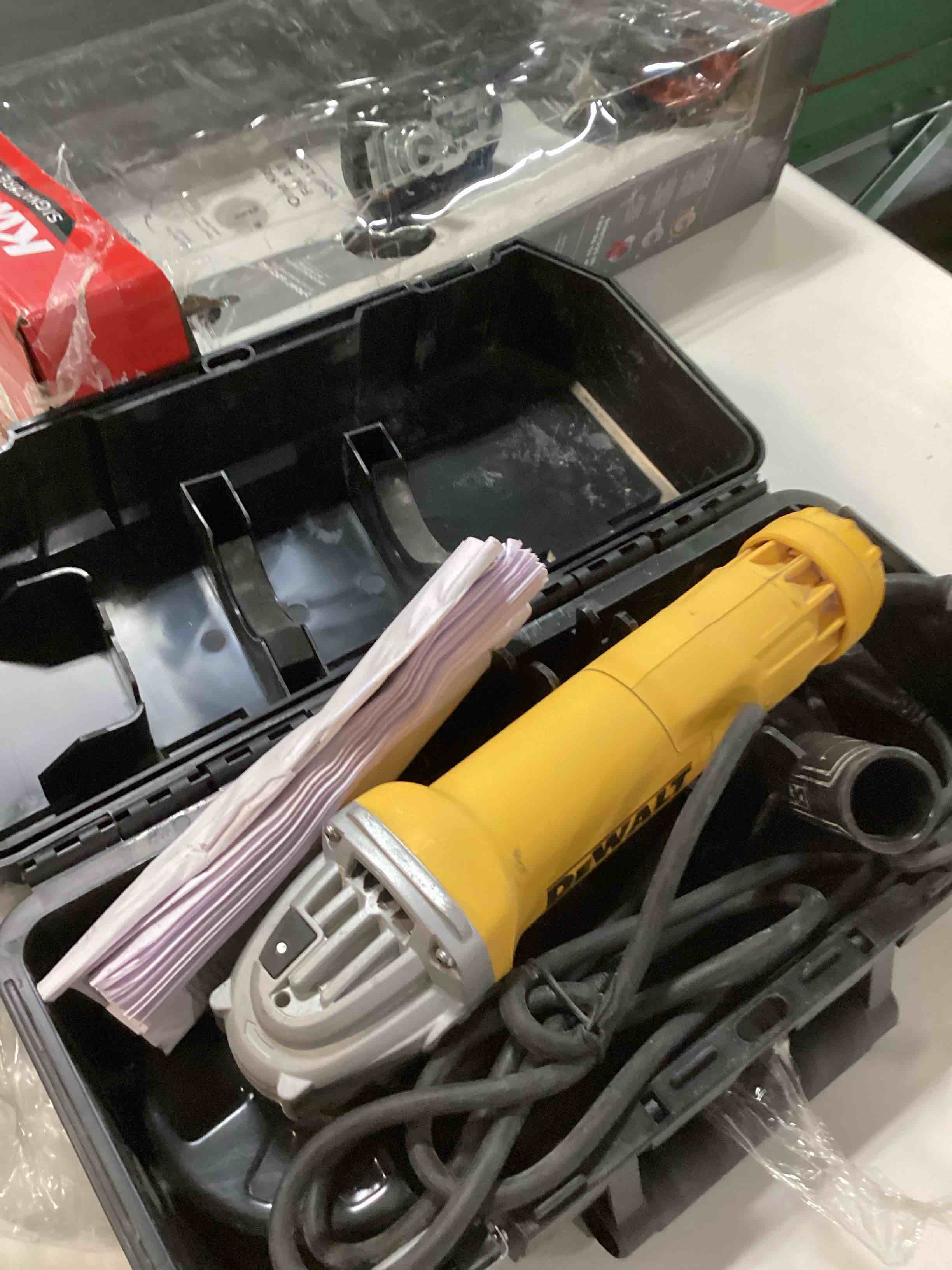 https://s3.amazonaws.com/lotting-images-prod/bidfta/PPE2611272_1761072235128.jpeg