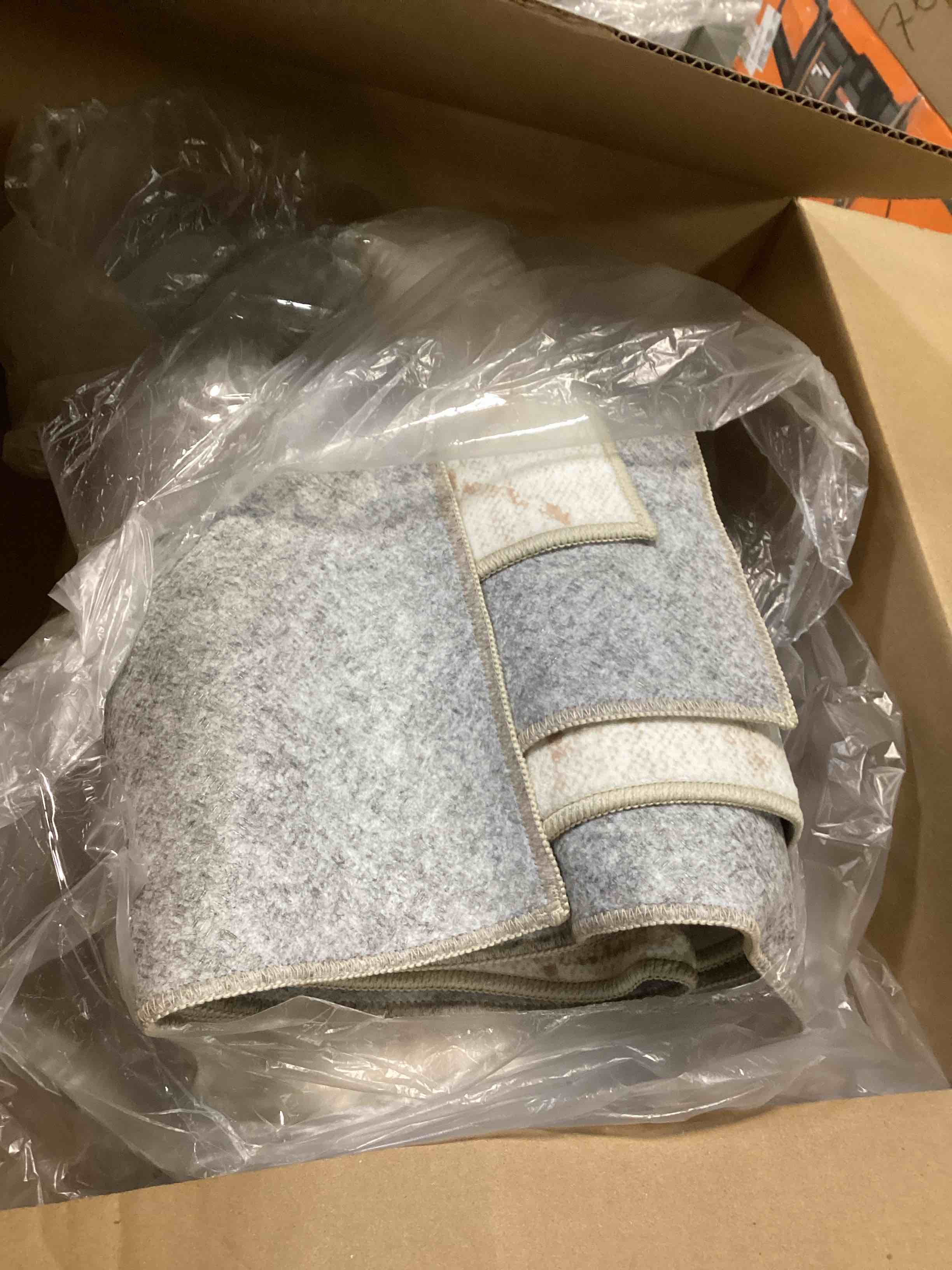 https://s3.amazonaws.com/lotting-images-prod/bidfta/PPE2627126_1759420032327.jpeg