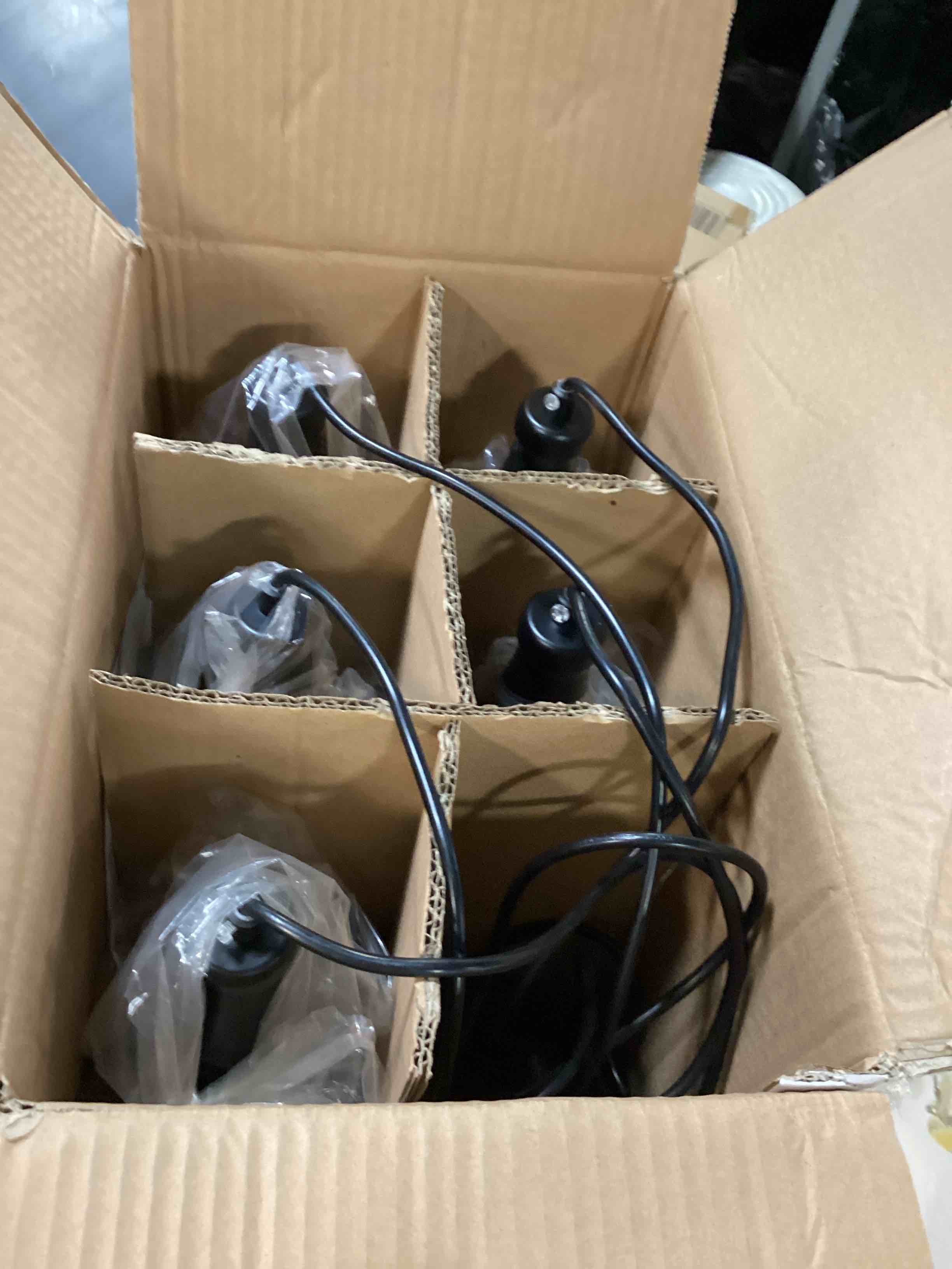 https://s3.amazonaws.com/lotting-images-prod/bidfta/PPE2628037_1760106776256.jpeg