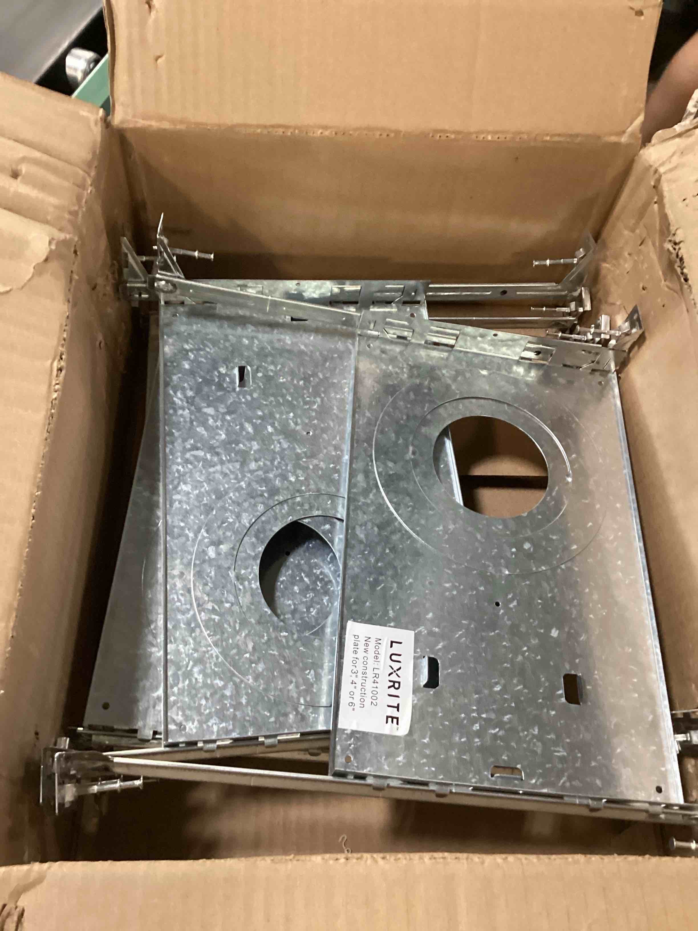 https://s3.amazonaws.com/lotting-images-prod/bidfta/PPE2628656_1760636619667.jpeg