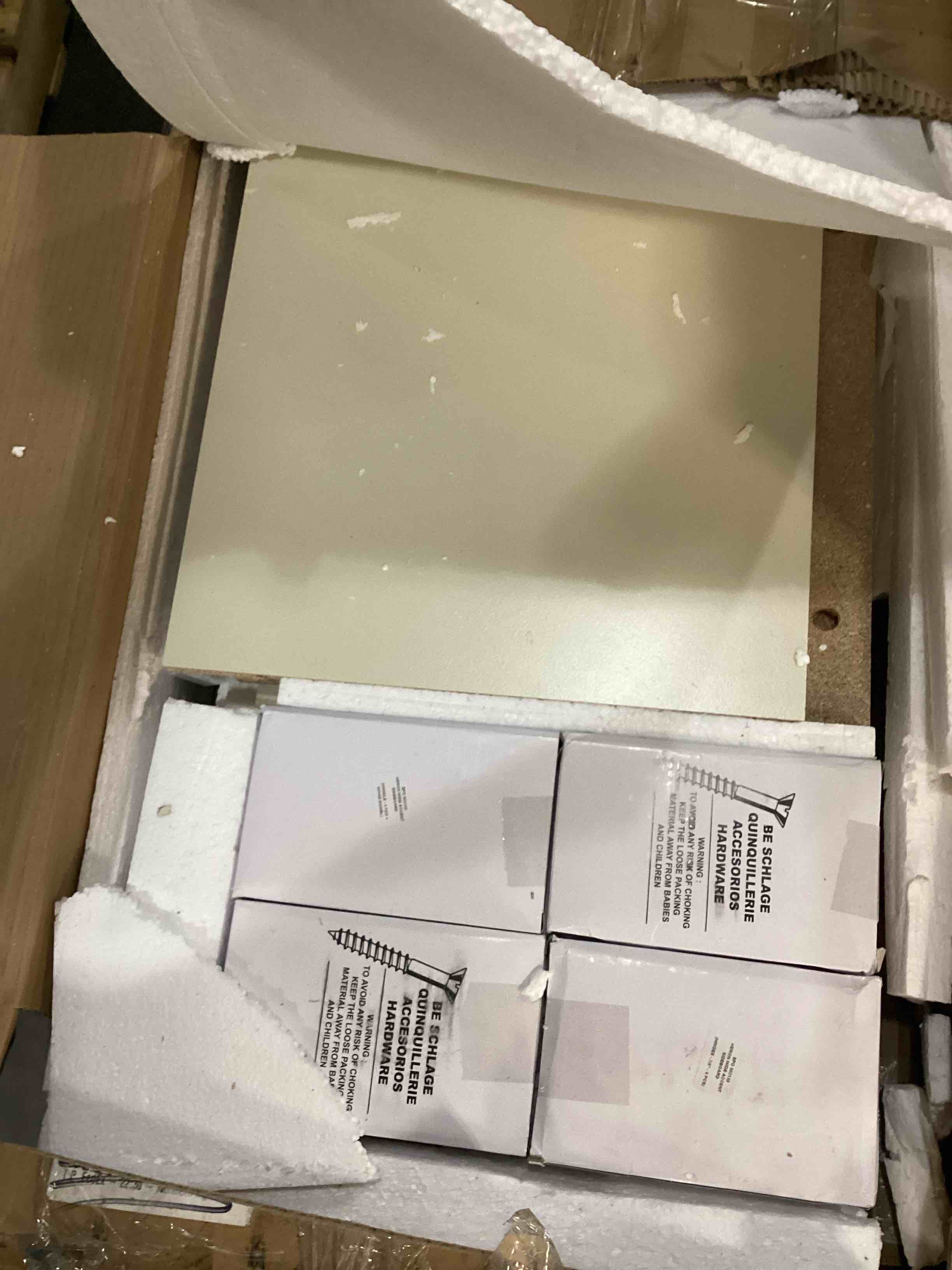 https://s3.amazonaws.com/lotting-images-prod/bidfta/PPE2629408_1758300756948.jpeg