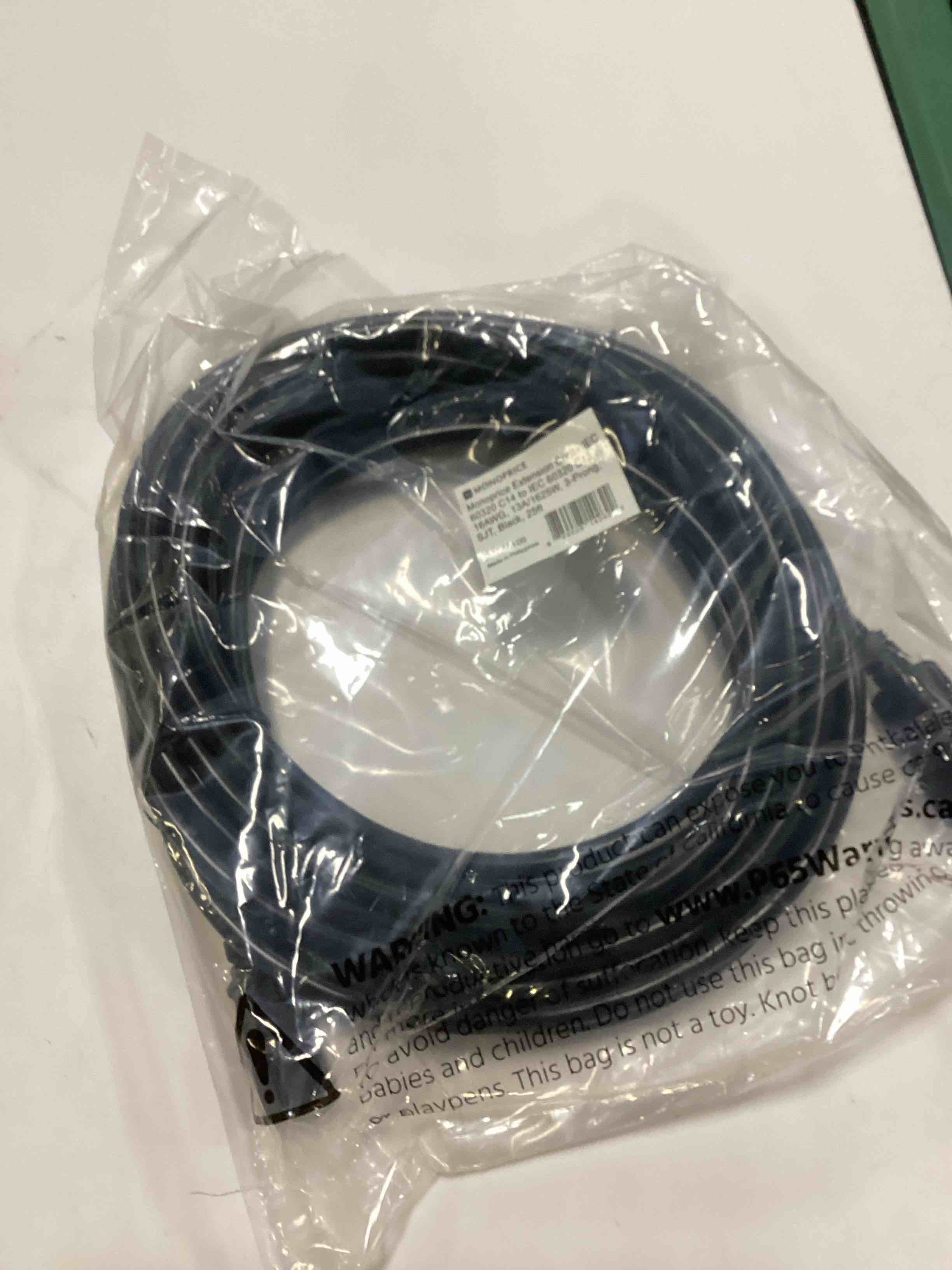 Condition photo showing Good Condition for Monoprice Flat Cat6 Ethernet Patch Cable - Snagless, 550MHz, UTP, 30AWG, 3 Feet, Black - Flexboot Series- Pack of 1