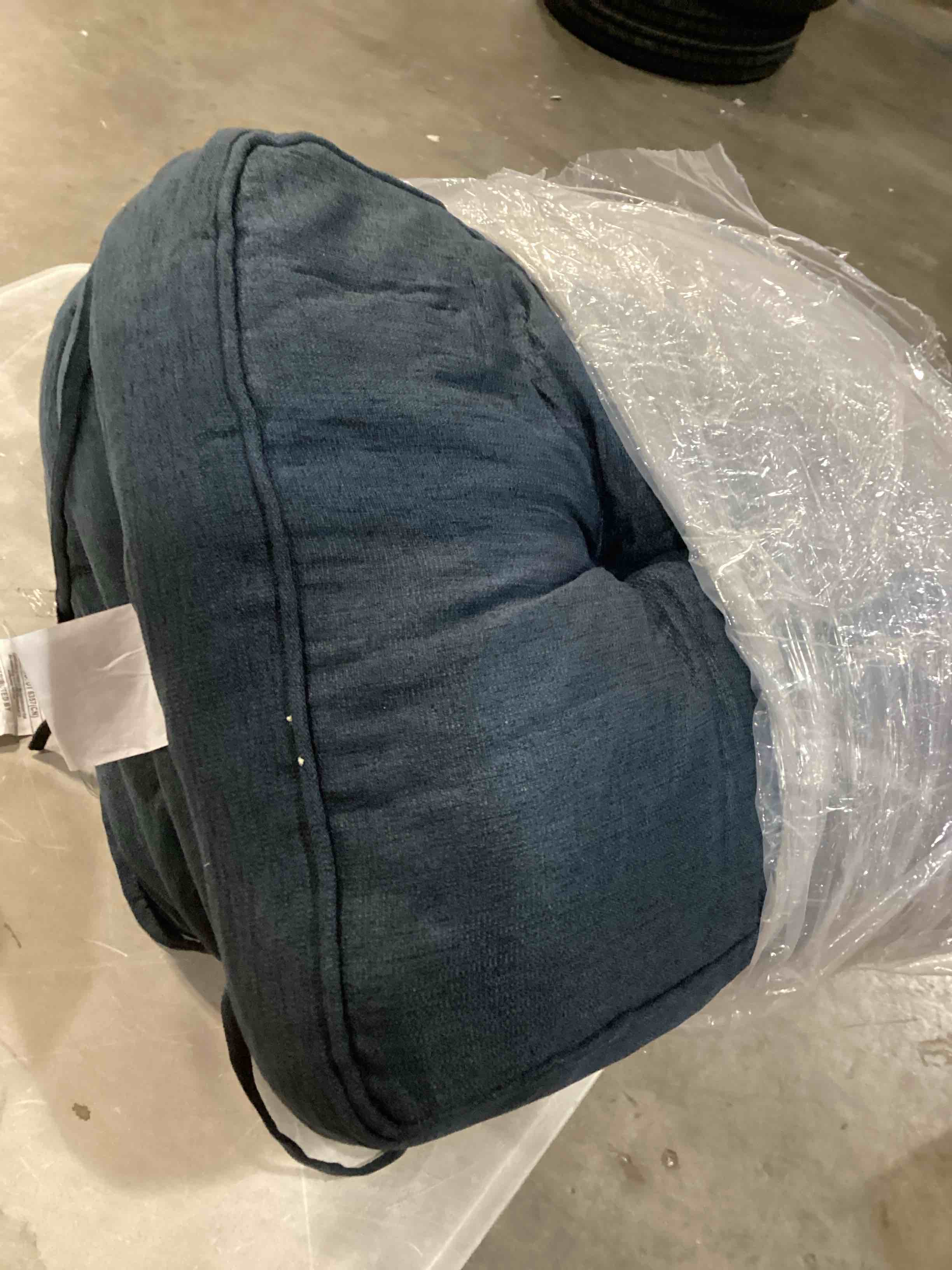 https://s3.amazonaws.com/lotting-images-prod/bidfta/PPE2630385_1760103718429.jpeg