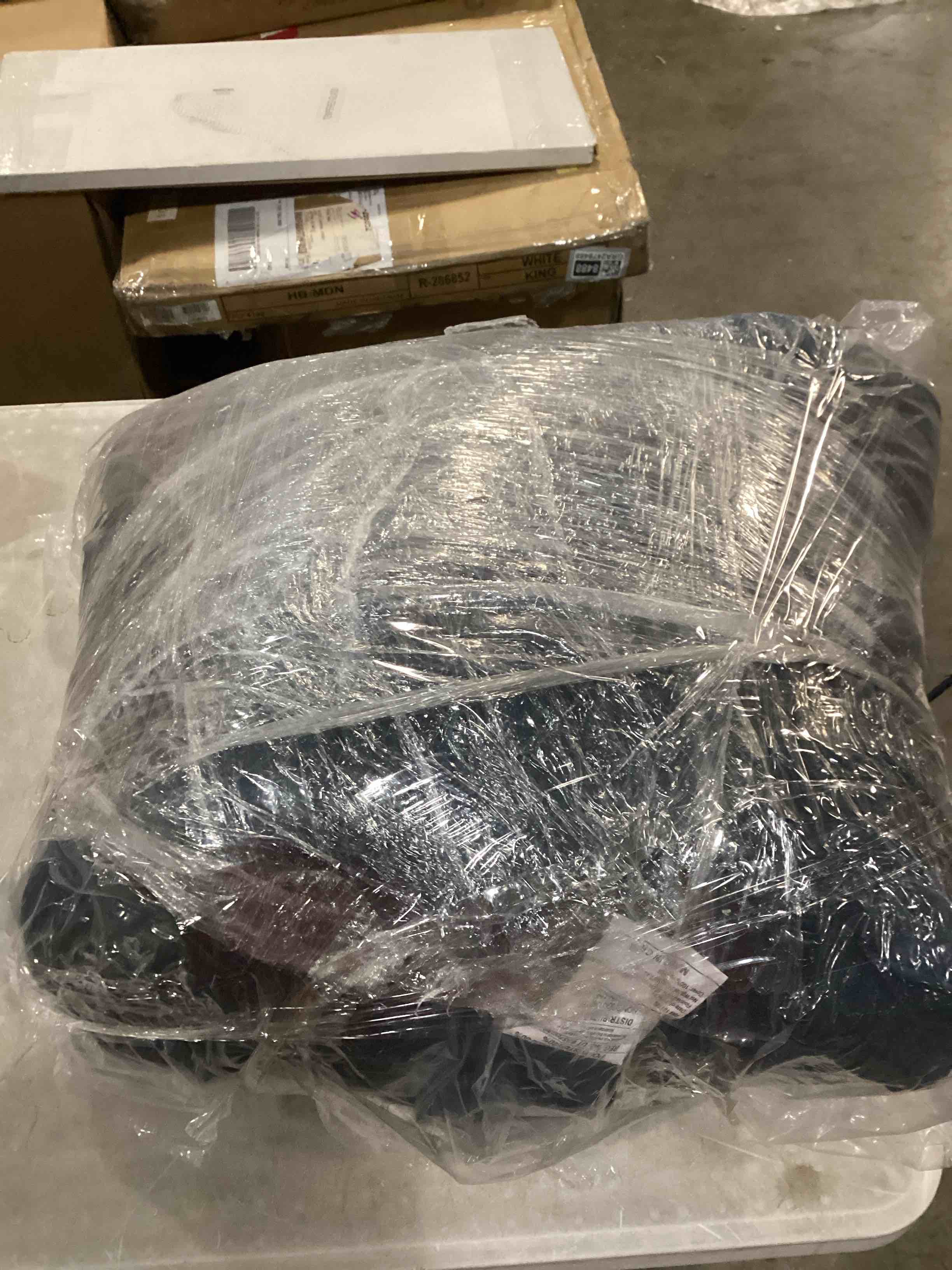 https://s3.amazonaws.com/lotting-images-prod/bidfta/PPE2630385_1760103773274.jpeg
